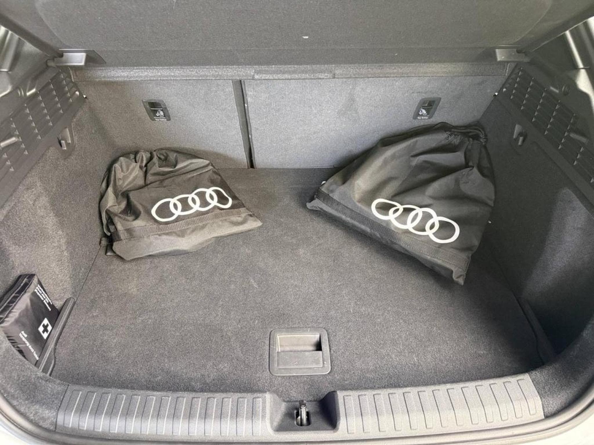 Audi A3 -37% 40 TFSI e 204ch PHEV S line S tronic 6 (2025) - Foto 20