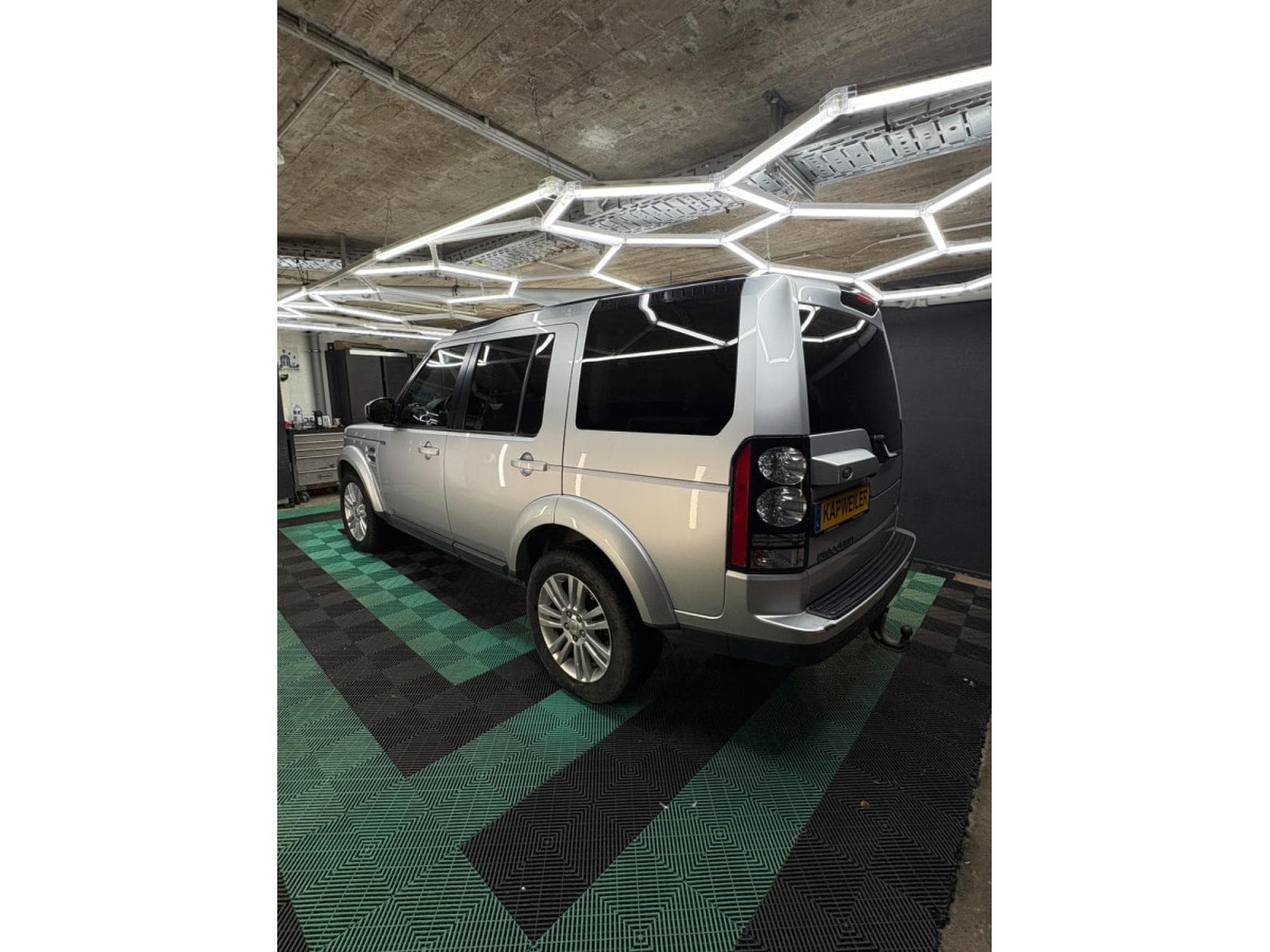 Land-Rover Discovery 3.0L 24V V6 Turbo Diesel HSE, Standheizung, AHK, LEDER, KAME (2015) - Photo 8