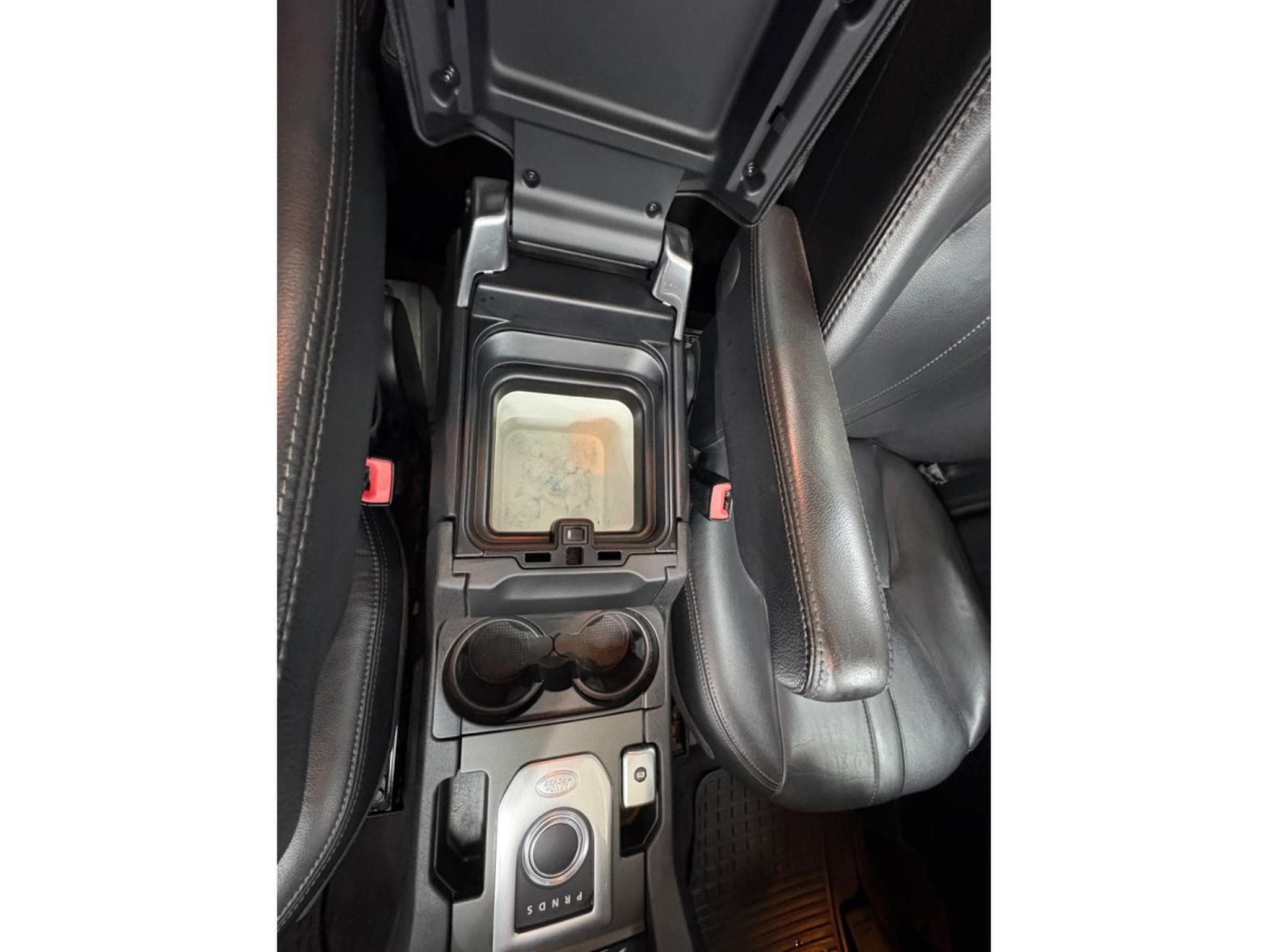 Land-Rover Discovery 3.0L 24V V6 Turbo Diesel HSE, Standheizung, AHK, LEDER, KAME (2015) - Photo 13