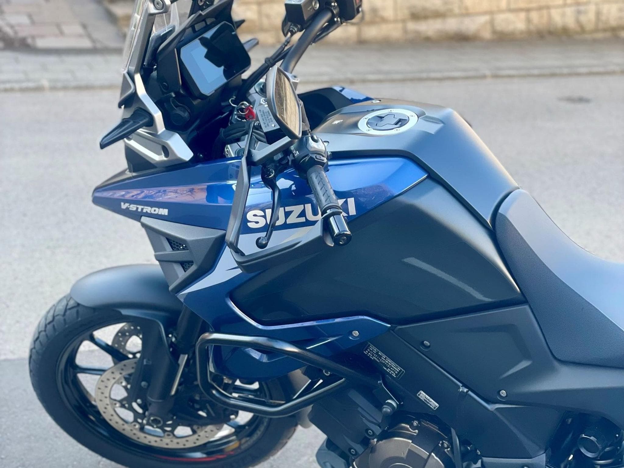 Suzuki DL V-STROM 1050 (2024) - Photo 2