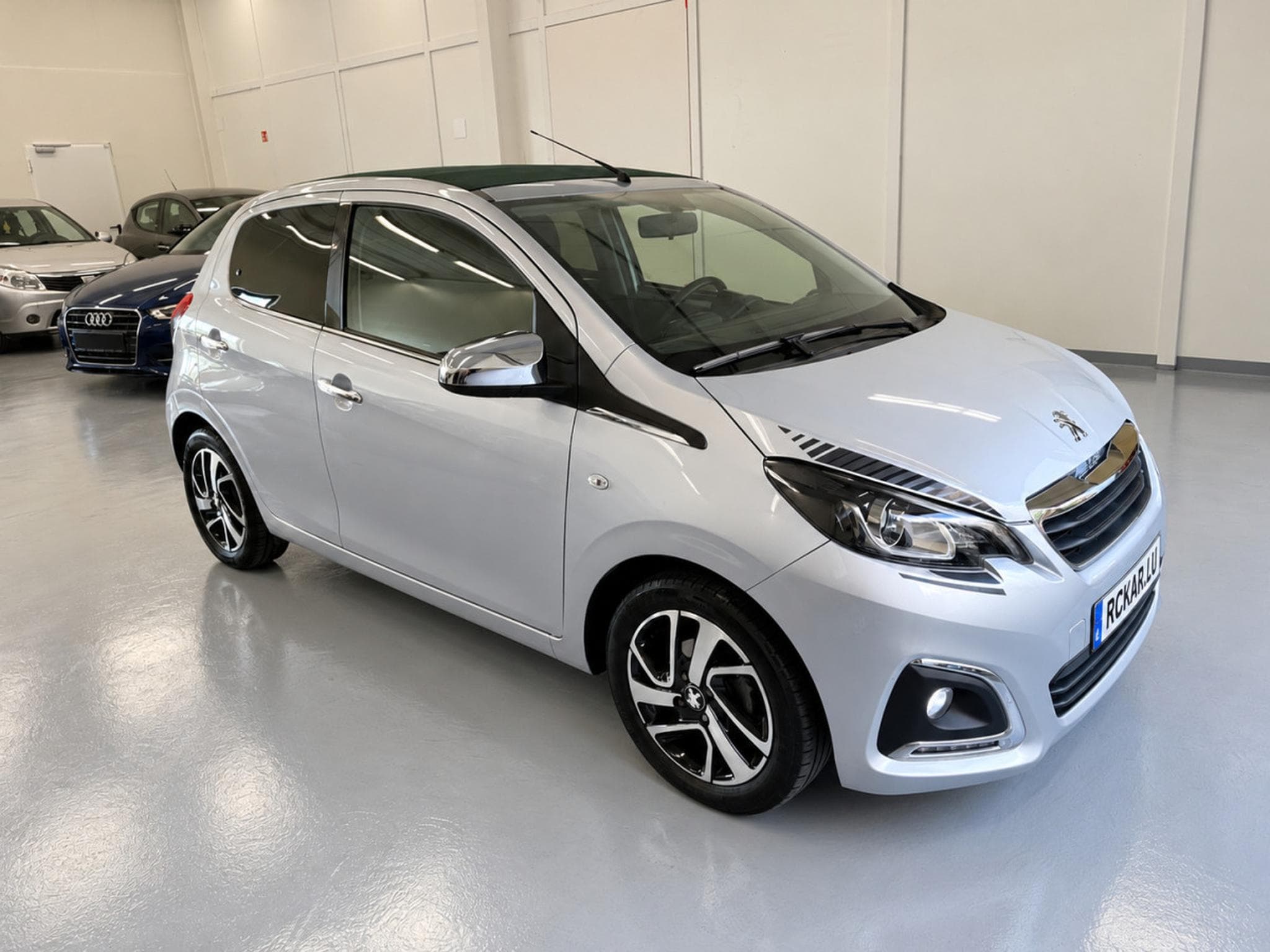 Peugeot 108 1.0 VTI Allure Top Camera Carplay (2021) - Photo 2