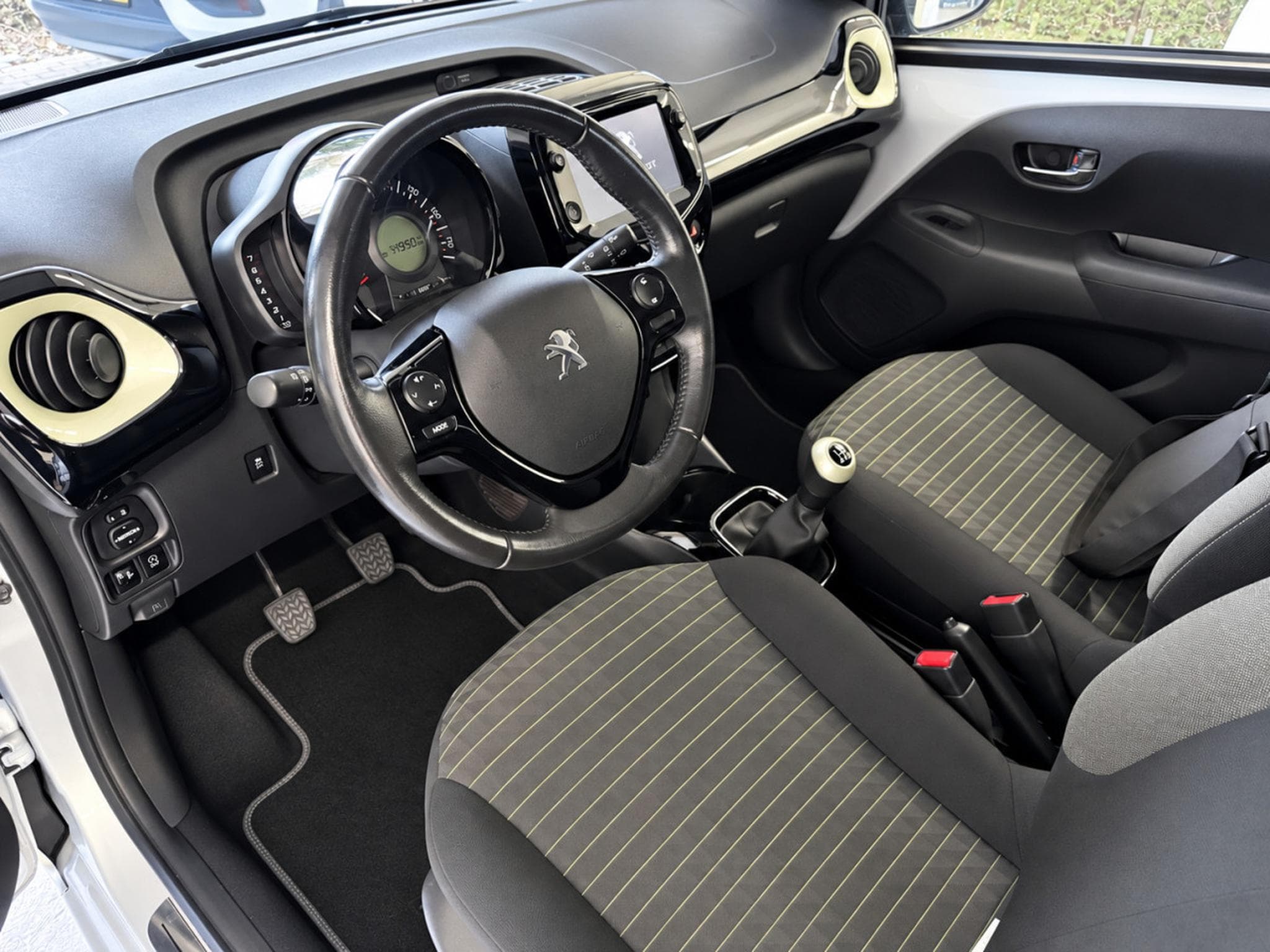 Peugeot 108 1.0 VTI Allure Top Camera Carplay (2021) - Photo 5