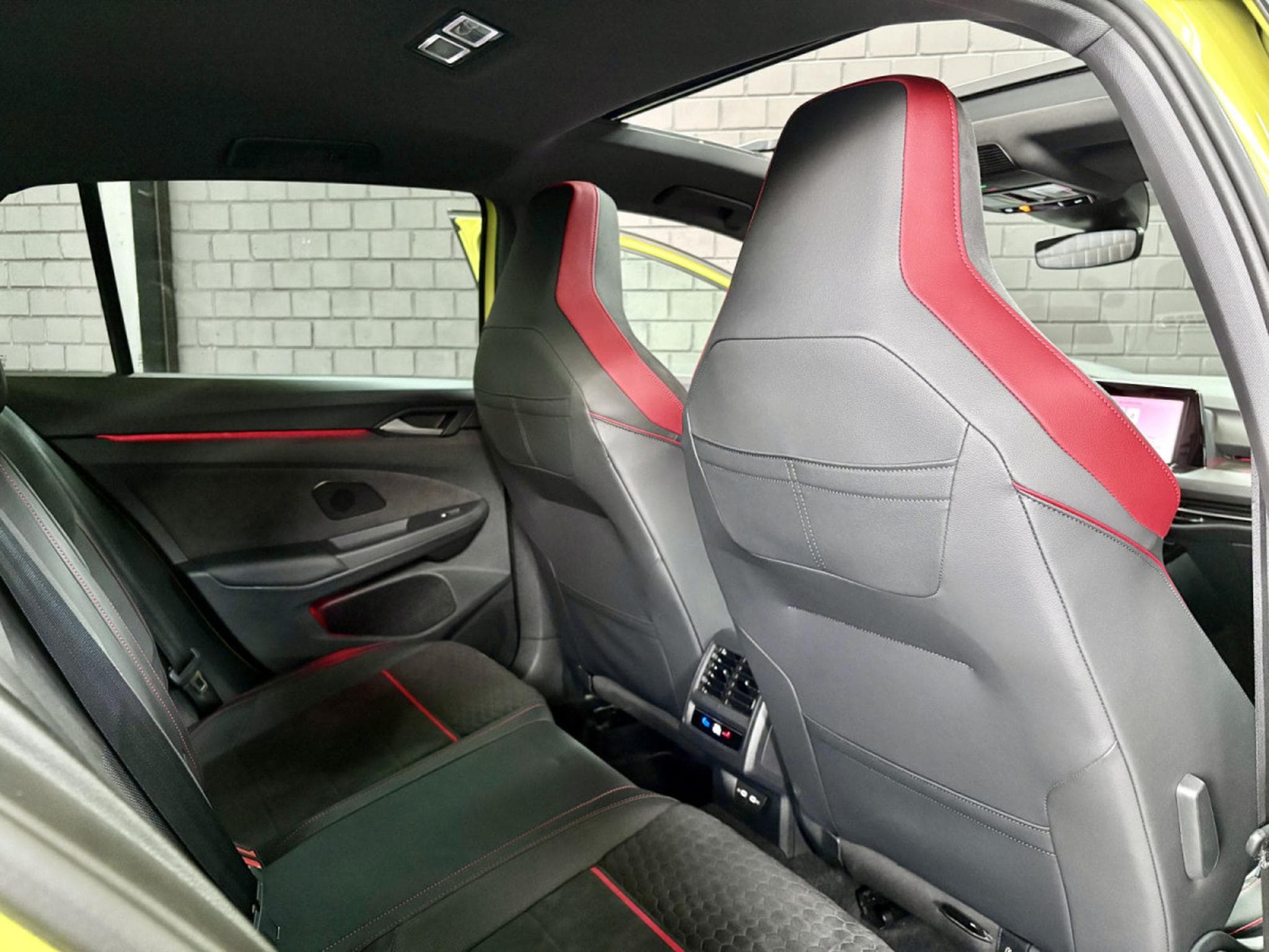 VW Golf GTI Clubsport 2.0 TSI 300 CV DSG7 * DCC *PANO*MATRIX* *HARMA (2024) - Photo 25