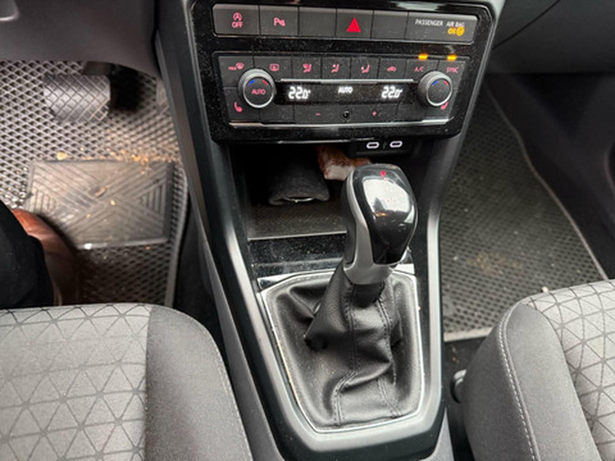VW T-Cross (2021) - Photo 3