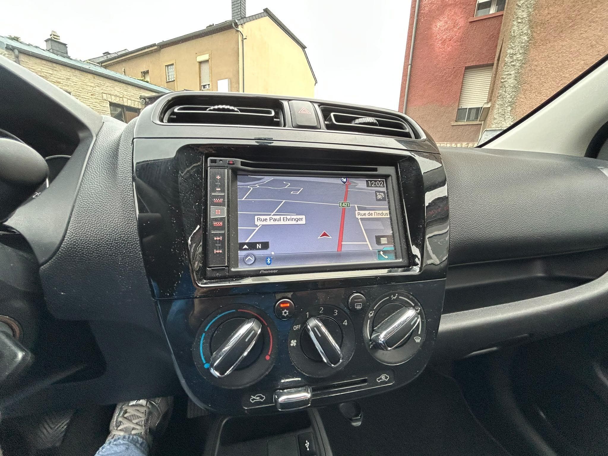 Mitsubishi Space Star 1.0 i  71cv 5 PORTES NAVIGATION CLIME (2018) - Photo 10