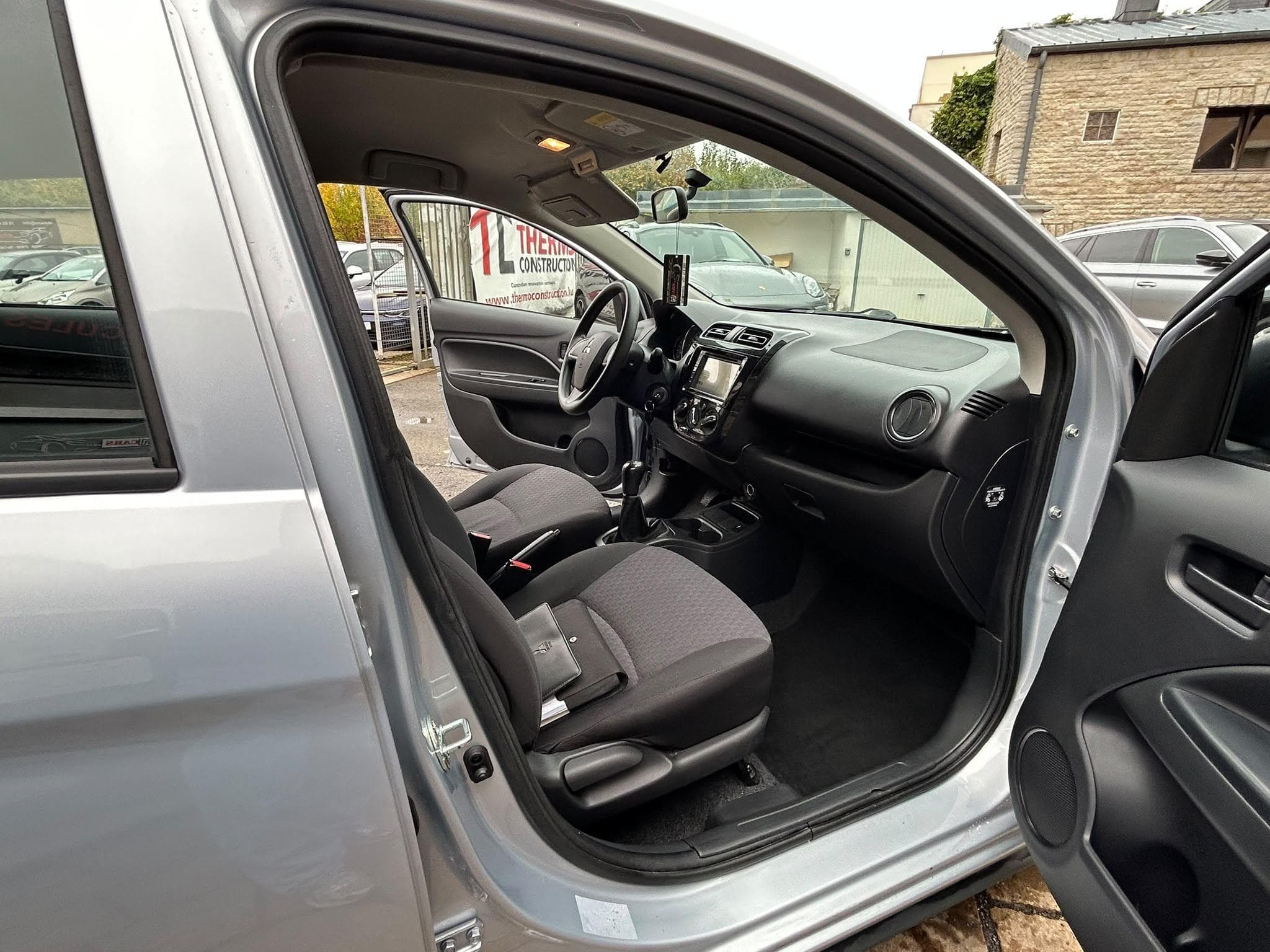 Mitsubishi Space Star 1.0 i  71cv 5 PORTES NAVIGATION CLIME (2018) - Photo 9