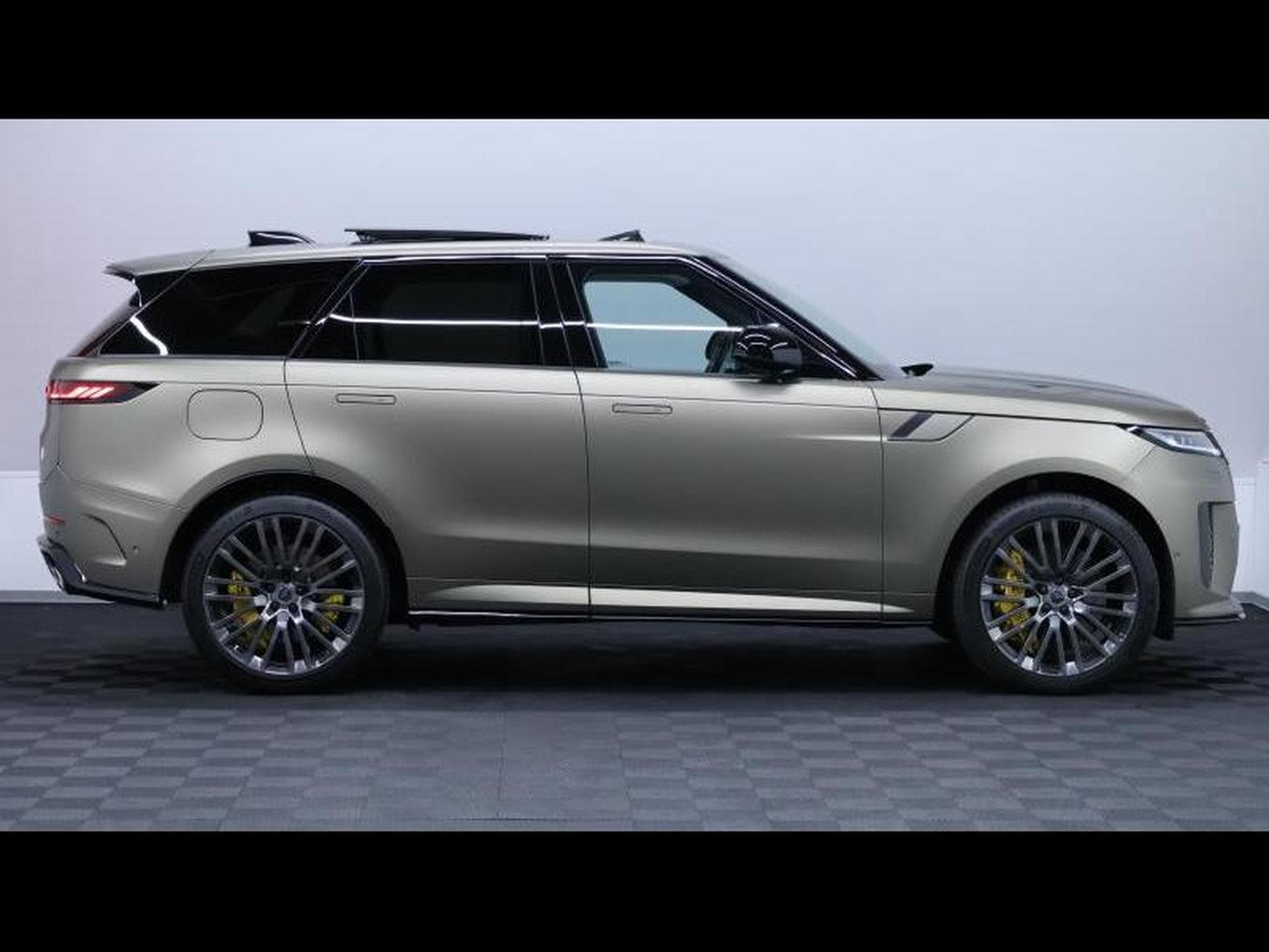 Land-Rover Range Rover Sport SV Edition One (2024) - Photo 4