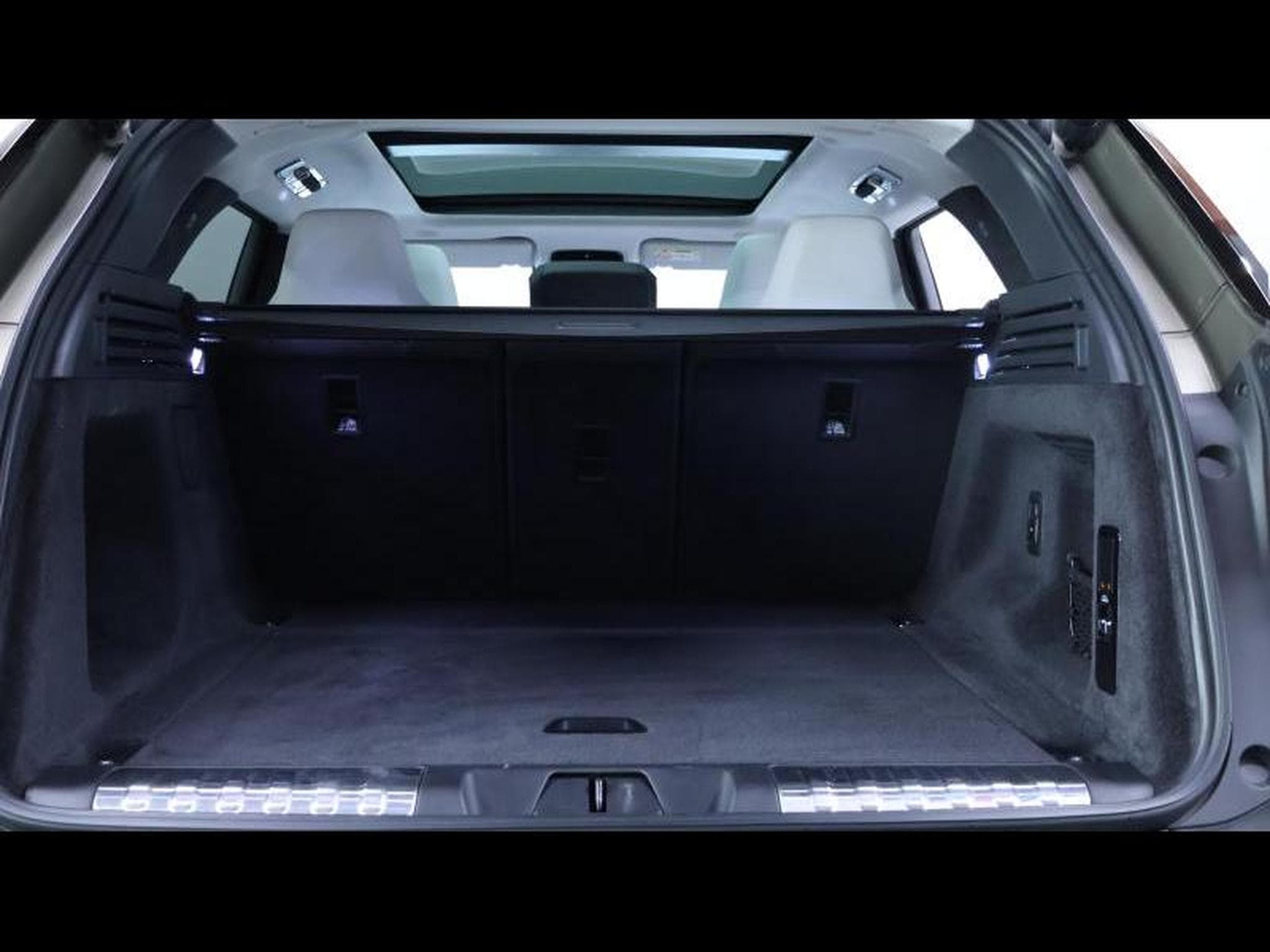 Land-Rover Range Rover Sport SV Edition One (2024) - Photo 8