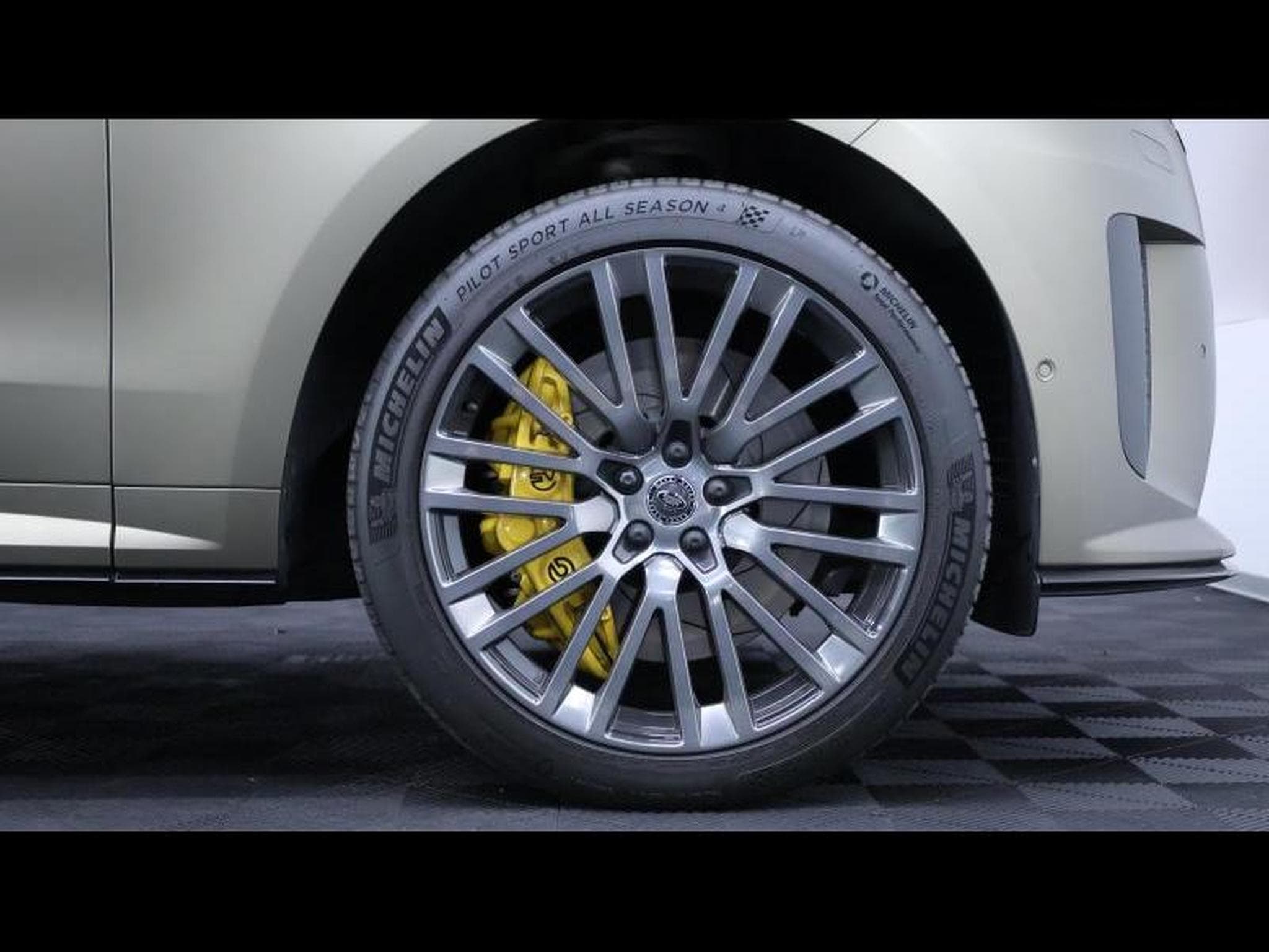 Land-Rover Range Rover Sport SV Edition One (2024) - Photo 16