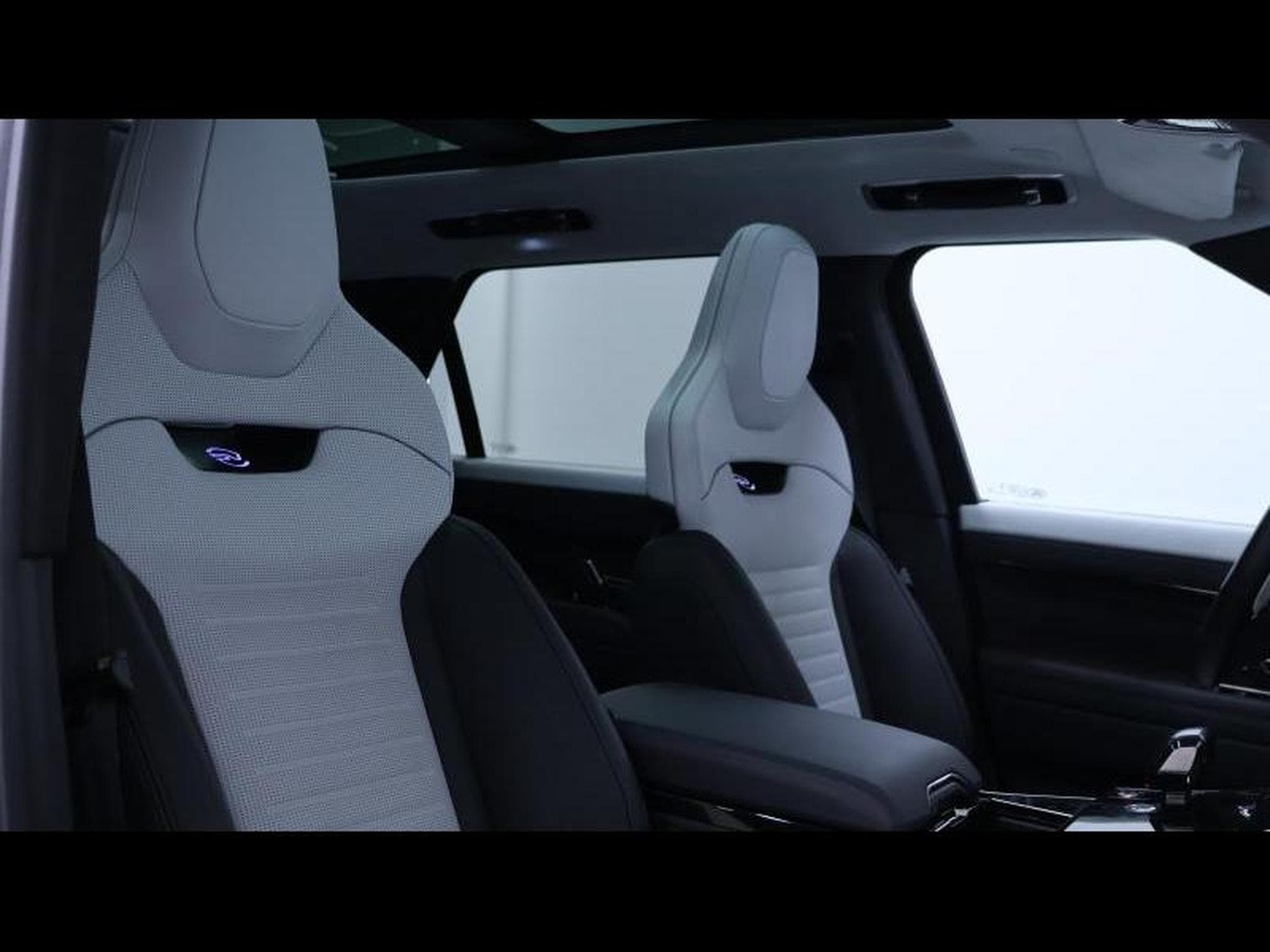 Land-Rover Range Rover Sport SV Edition One (2024) - Photo 18
