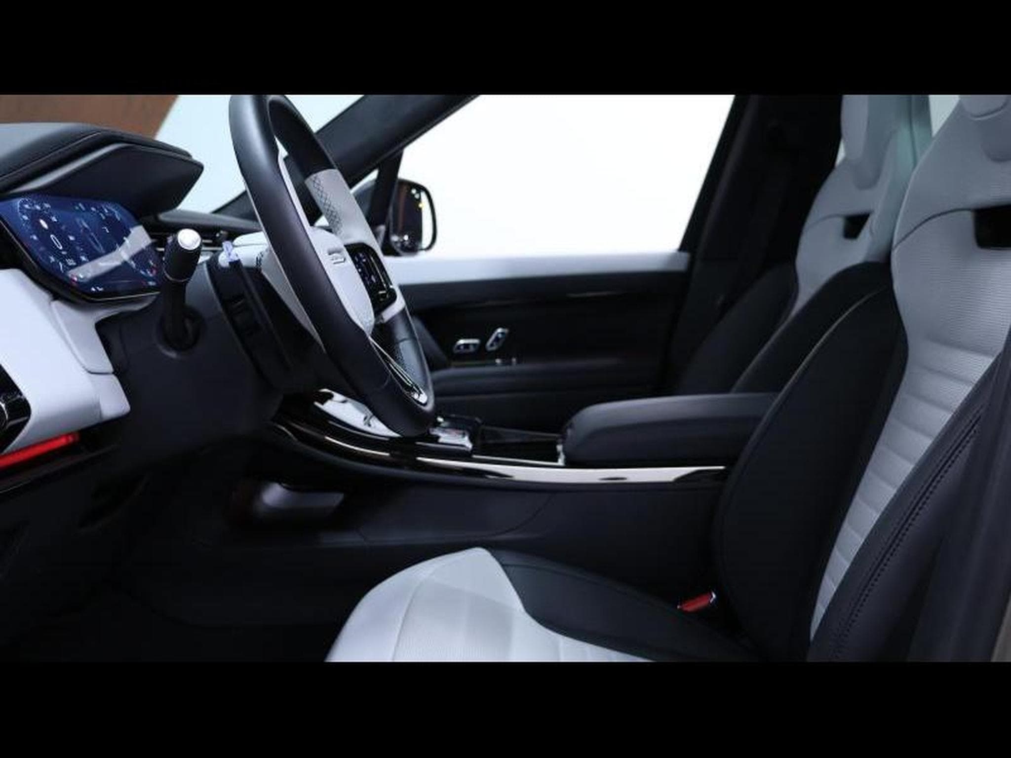 Land-Rover Range Rover Sport SV Edition One (2024) - Photo 21