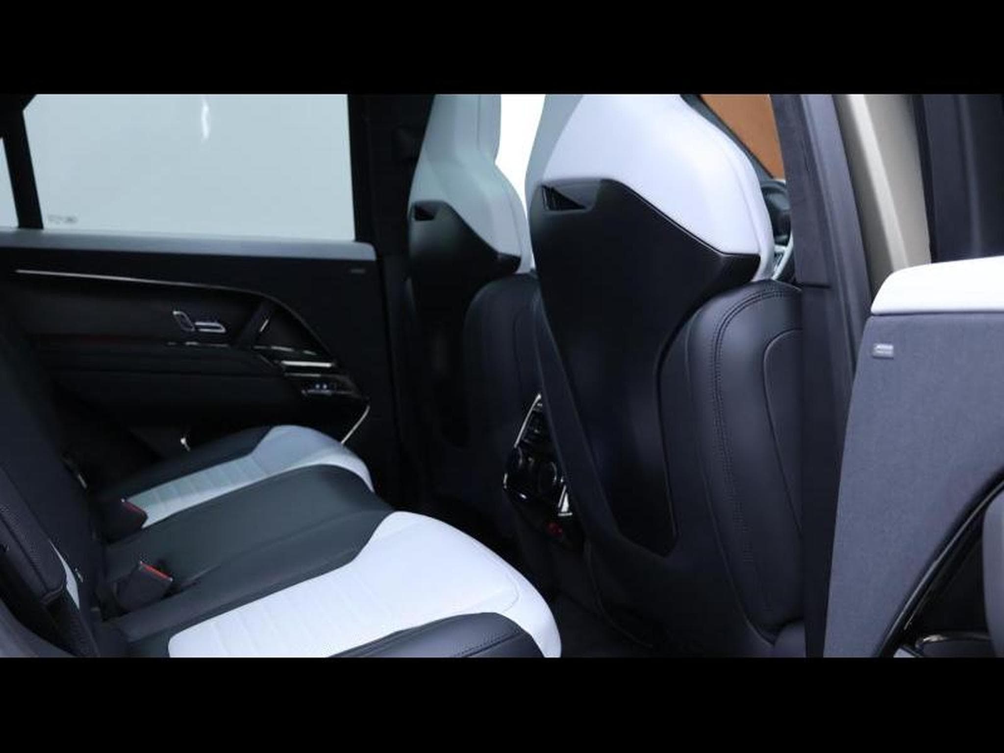 Land-Rover Range Rover Sport SV Edition One (2024) - Photo 19
