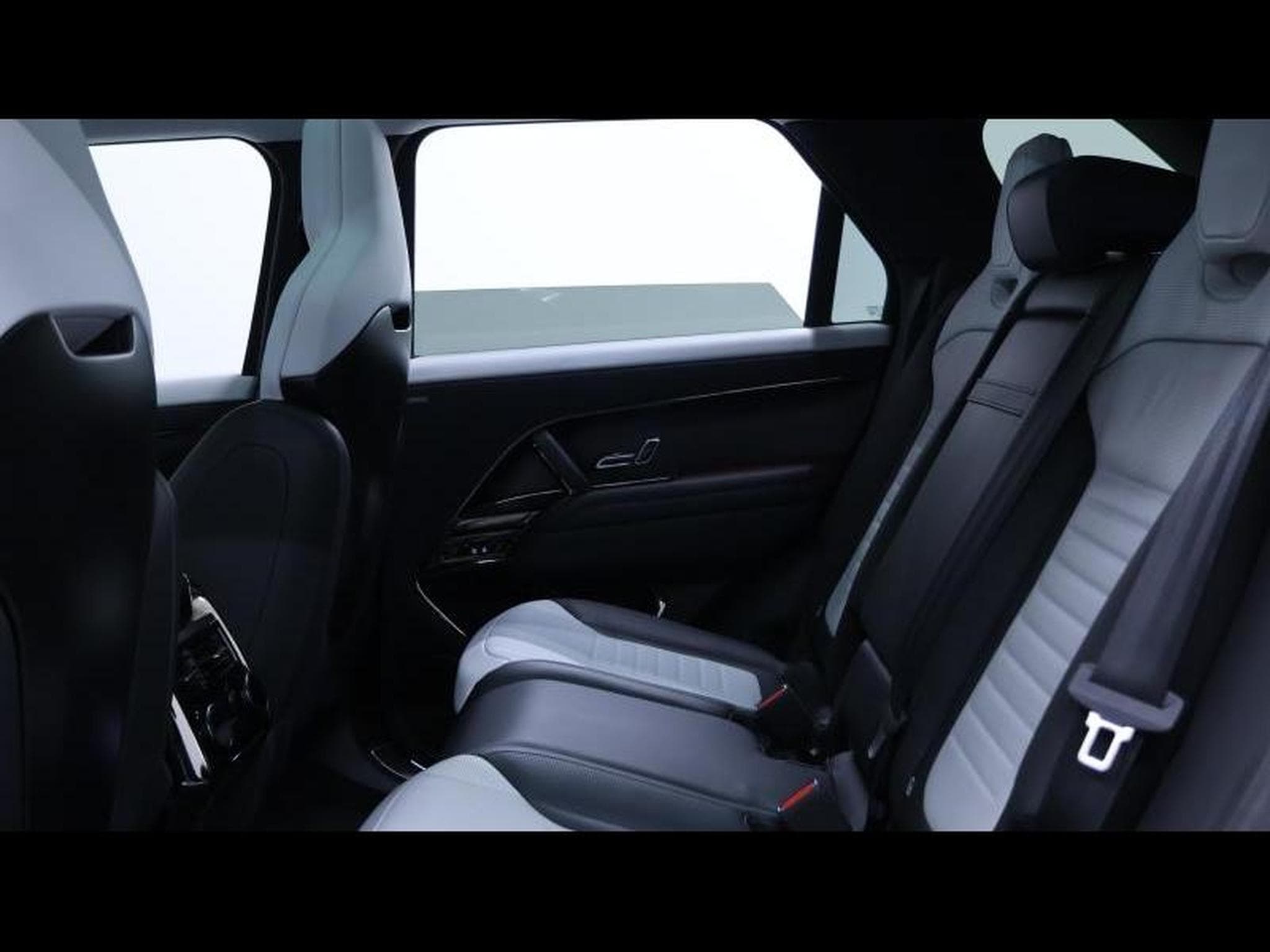 Land-Rover Range Rover Sport SV Edition One (2024) - Photo 23