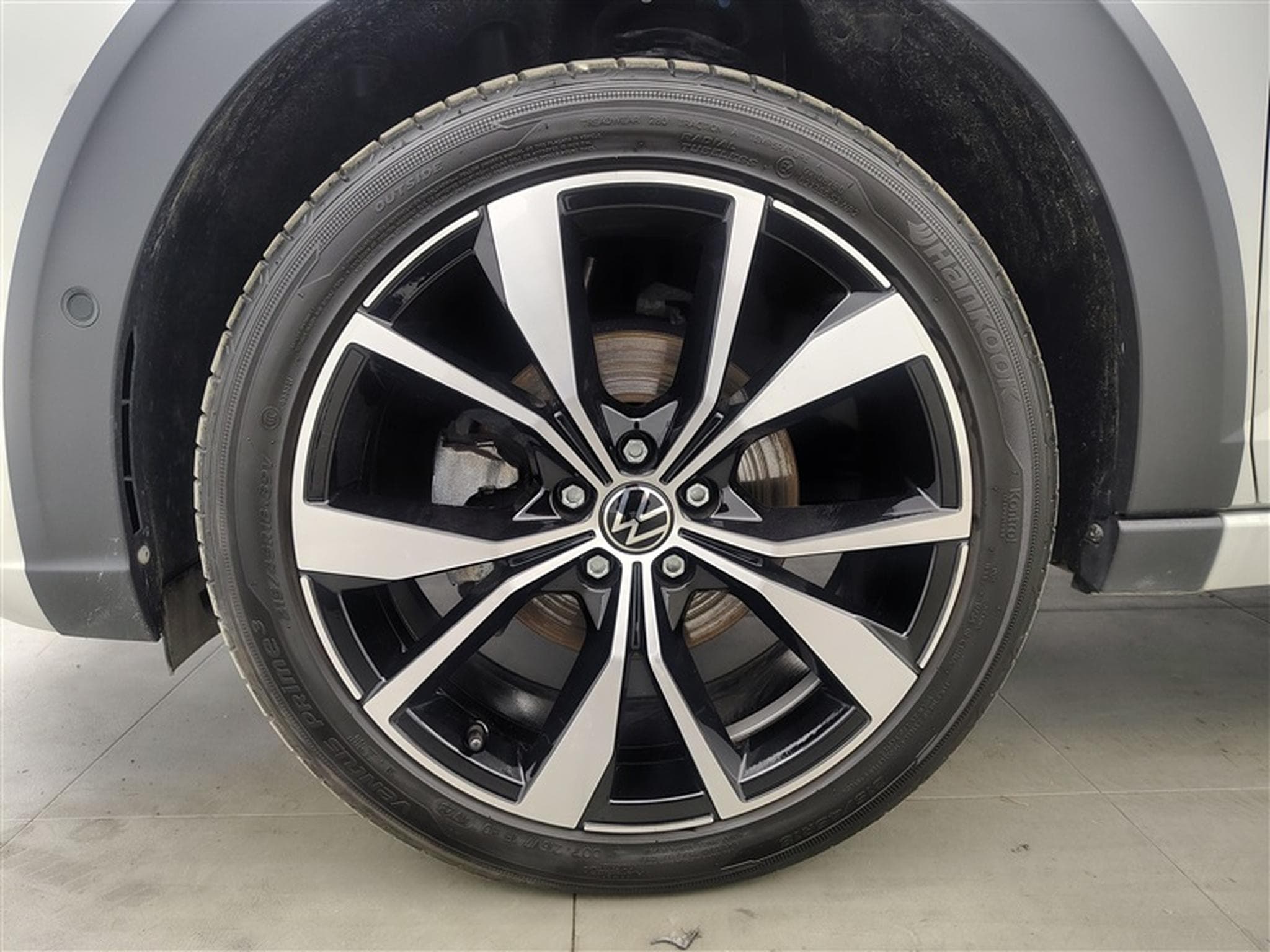 VW Taigo 1.0 TSI 110cv DSG R-Line CARPLAY / MATRIX LED / TO PANO (2024) - Photo 6