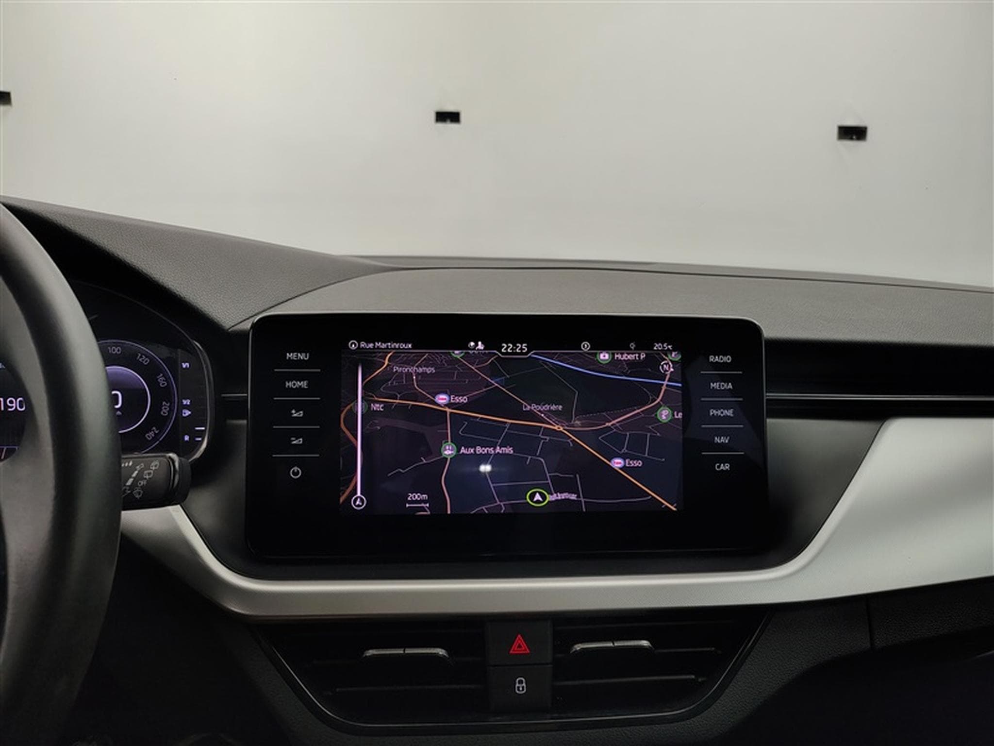 Skoda Scala 1.6 TDi 115cv DSG Ambition NAVI / KEYLESS / PDC AV+AR / JA16 (2020) - Photo 11