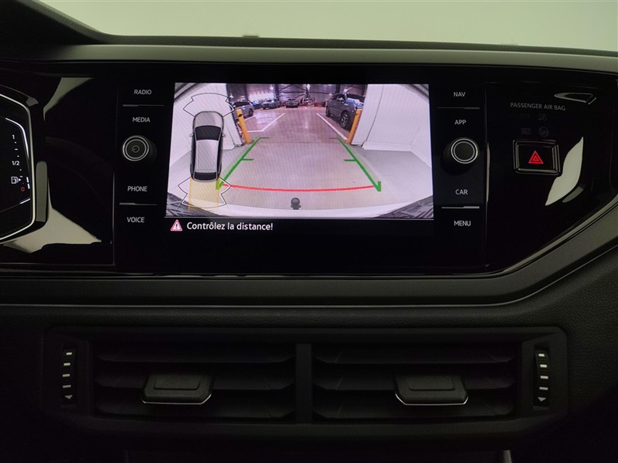 VW Taigo 1.0 TSI 110cv DSG R-Line CARPLAY / MATRIX LED / TO PANO (2024) - Photo 18