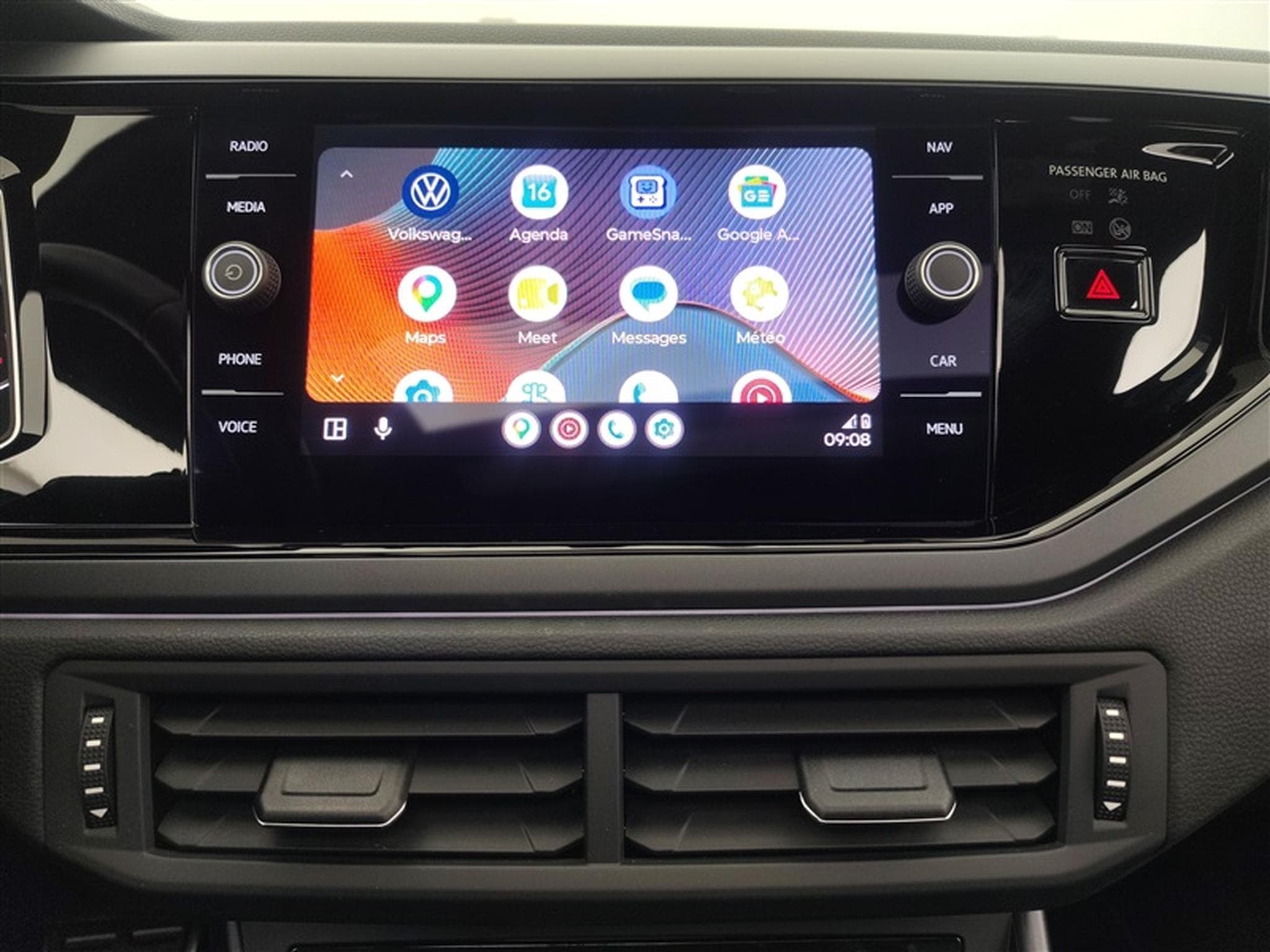 VW Taigo 1.0 TSI 110cv DSG R-Line CARPLAY / MATRIX LED / TO PANO (2024) - Photo 22