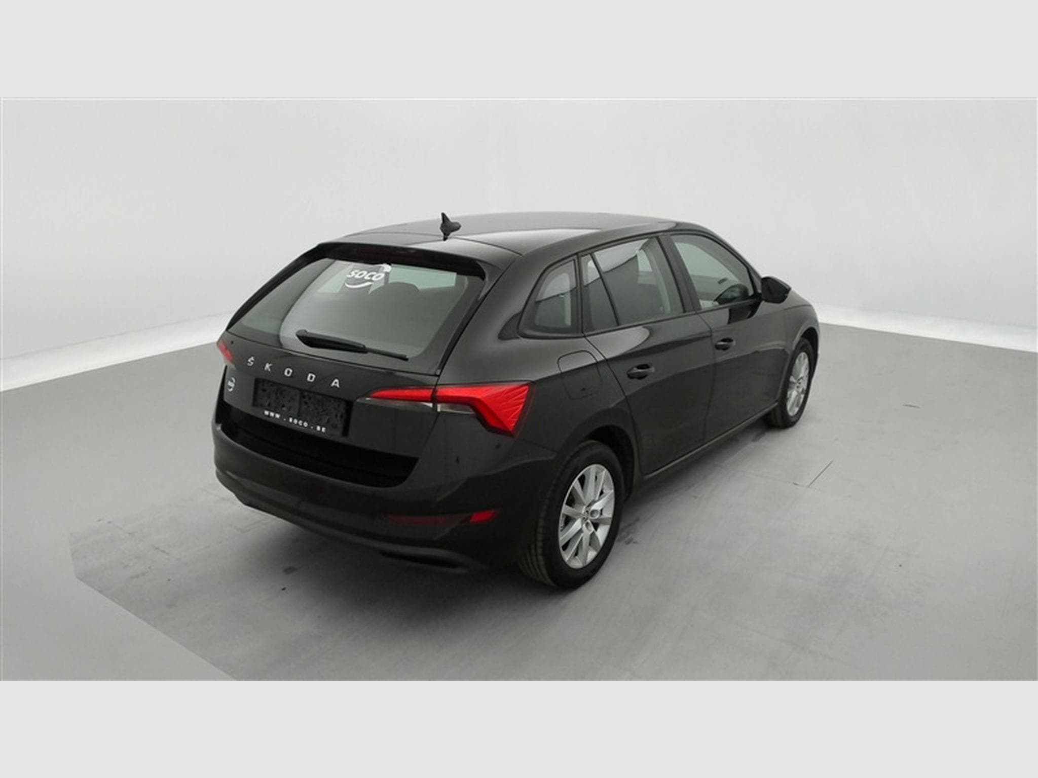 Skoda Scala 1.6 TDi 115cv DSG Ambition NAVI / KEYLESS / PDC AV+AR / JA16 (2020) - Photo 24