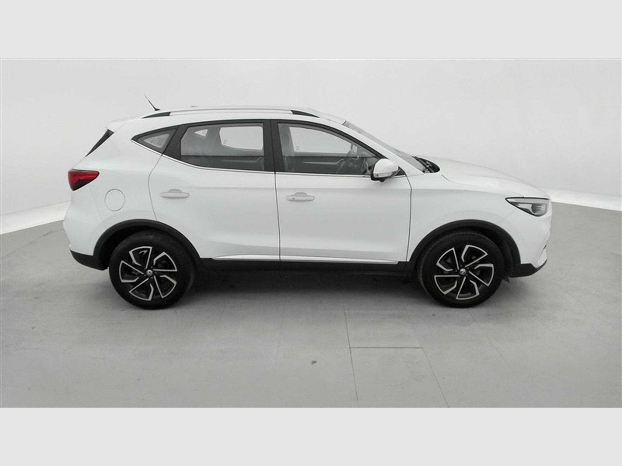 MG ZS 1.0 T-GDi 110cv AUTO Luxury NAVI / FULL LED / CUIR / CAMERA (2024) - Photo 24