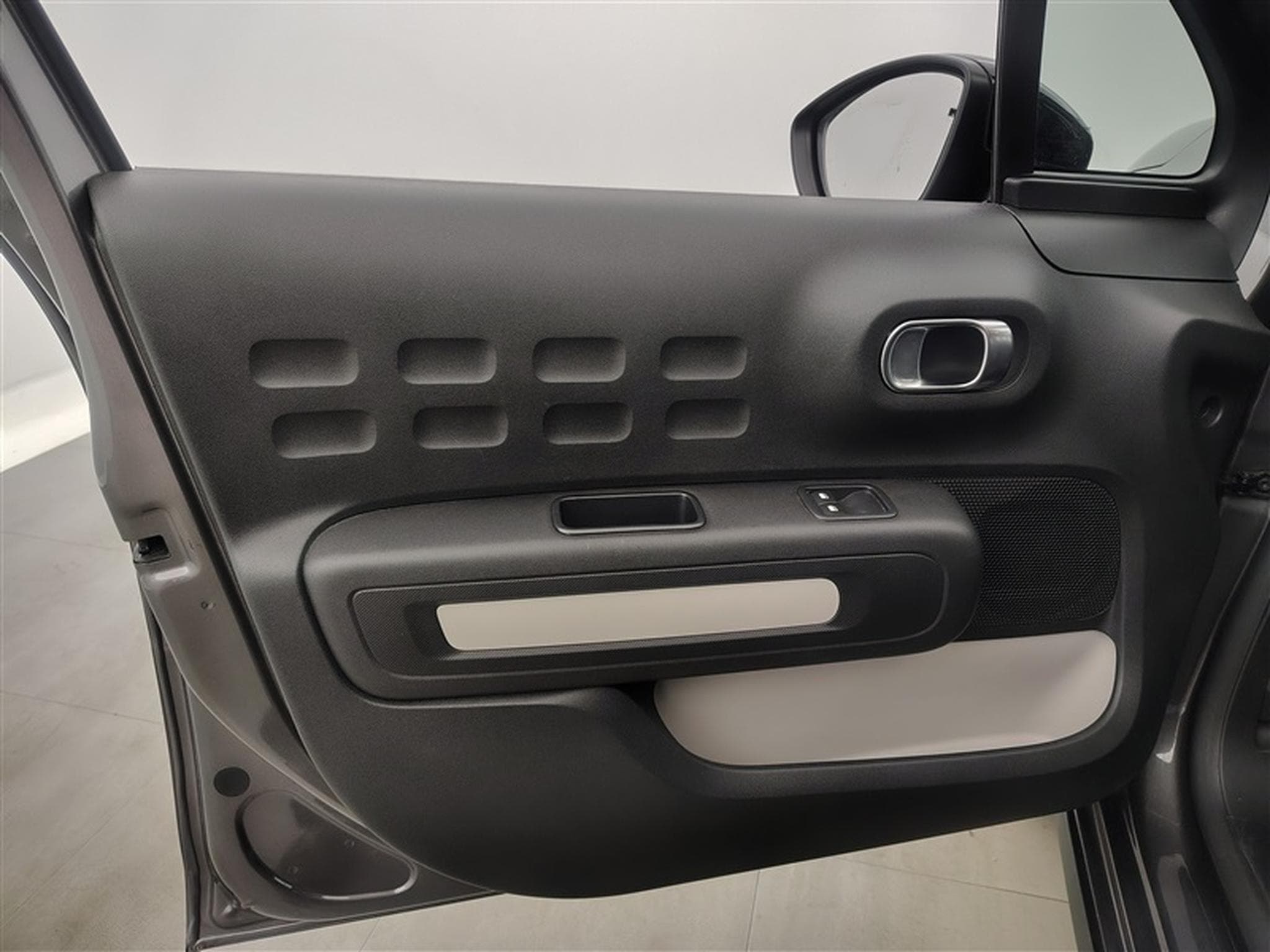 Citroen C3 C3 1.2i PureTech C-Series S&S (2023) - Photo 16