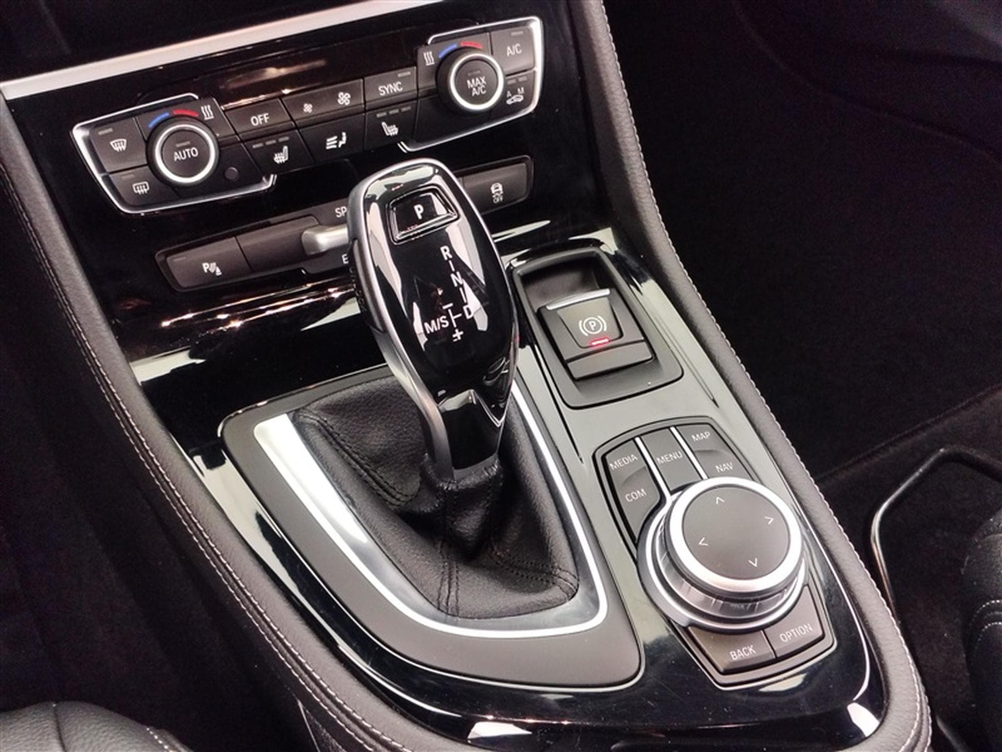 BMW 218 Gran Tourer 218iA 7 Places (2022) - Photo 12