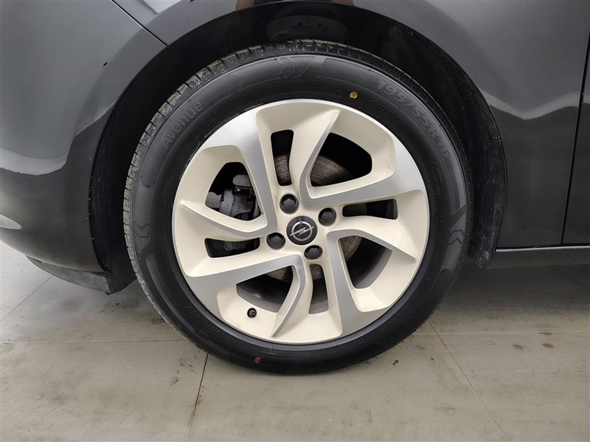 Opel Adam 1.2i Senses (EU6.2) (2019) - Photo 6
