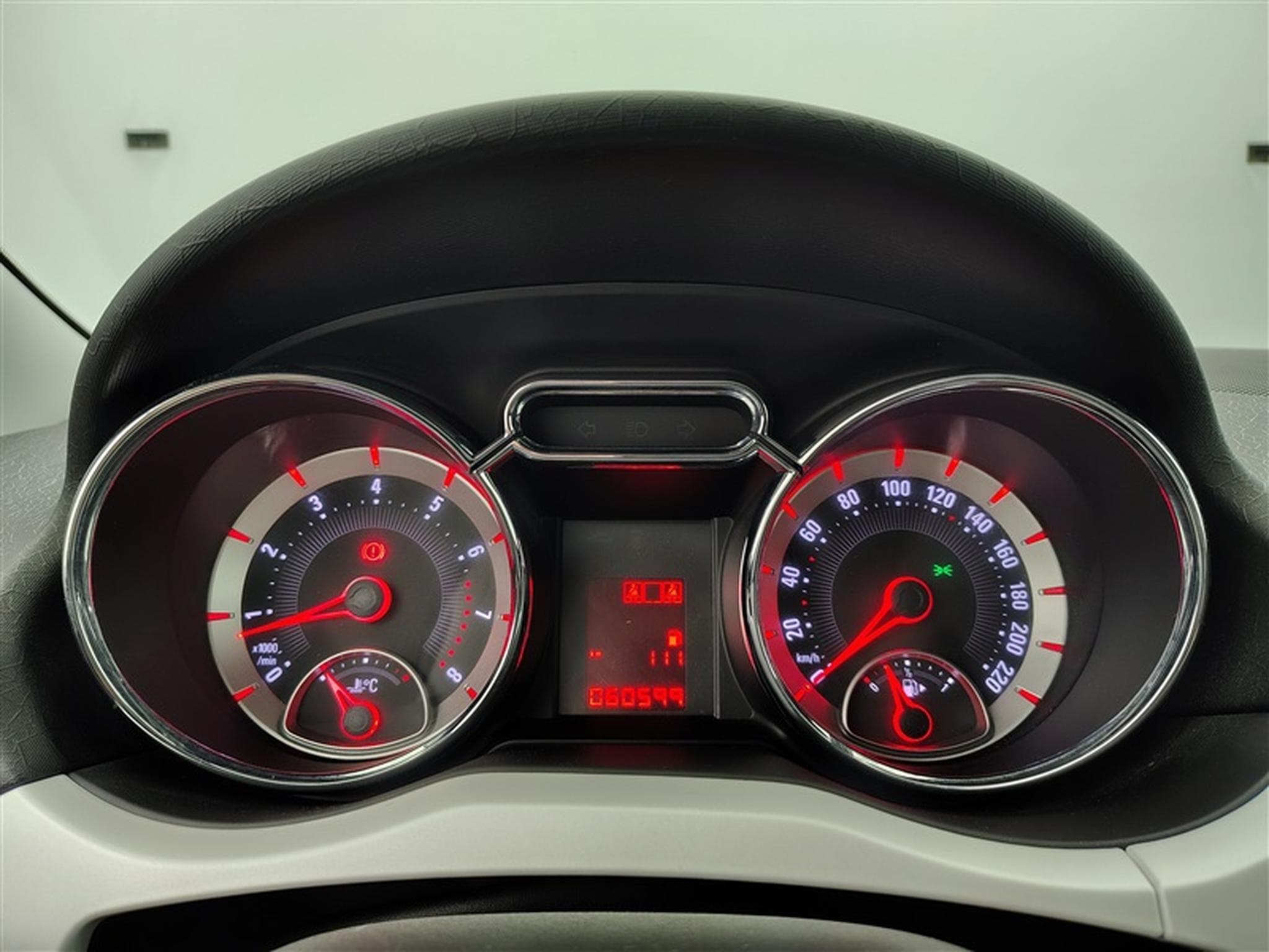 Opel Adam 1.2i Senses (EU6.2) (2019) - Photo 10