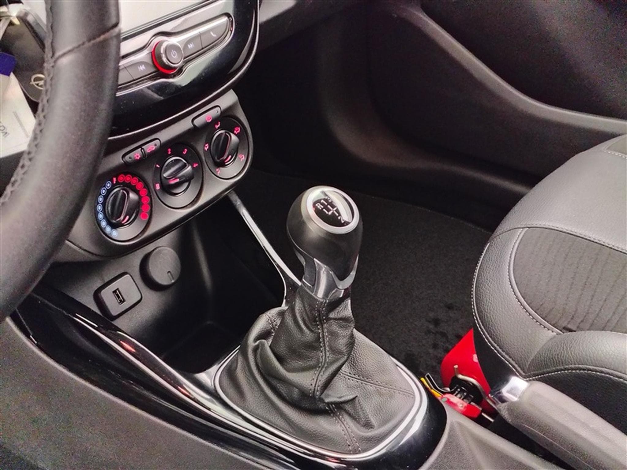 Opel Adam 1.2i Senses (EU6.2) (2019) - Photo 12