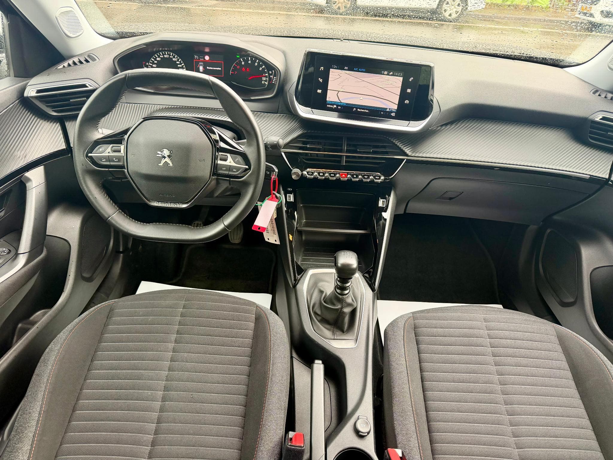 Peugeot 2008 1.2 PureTech 100 Active (2022) - Photo 8