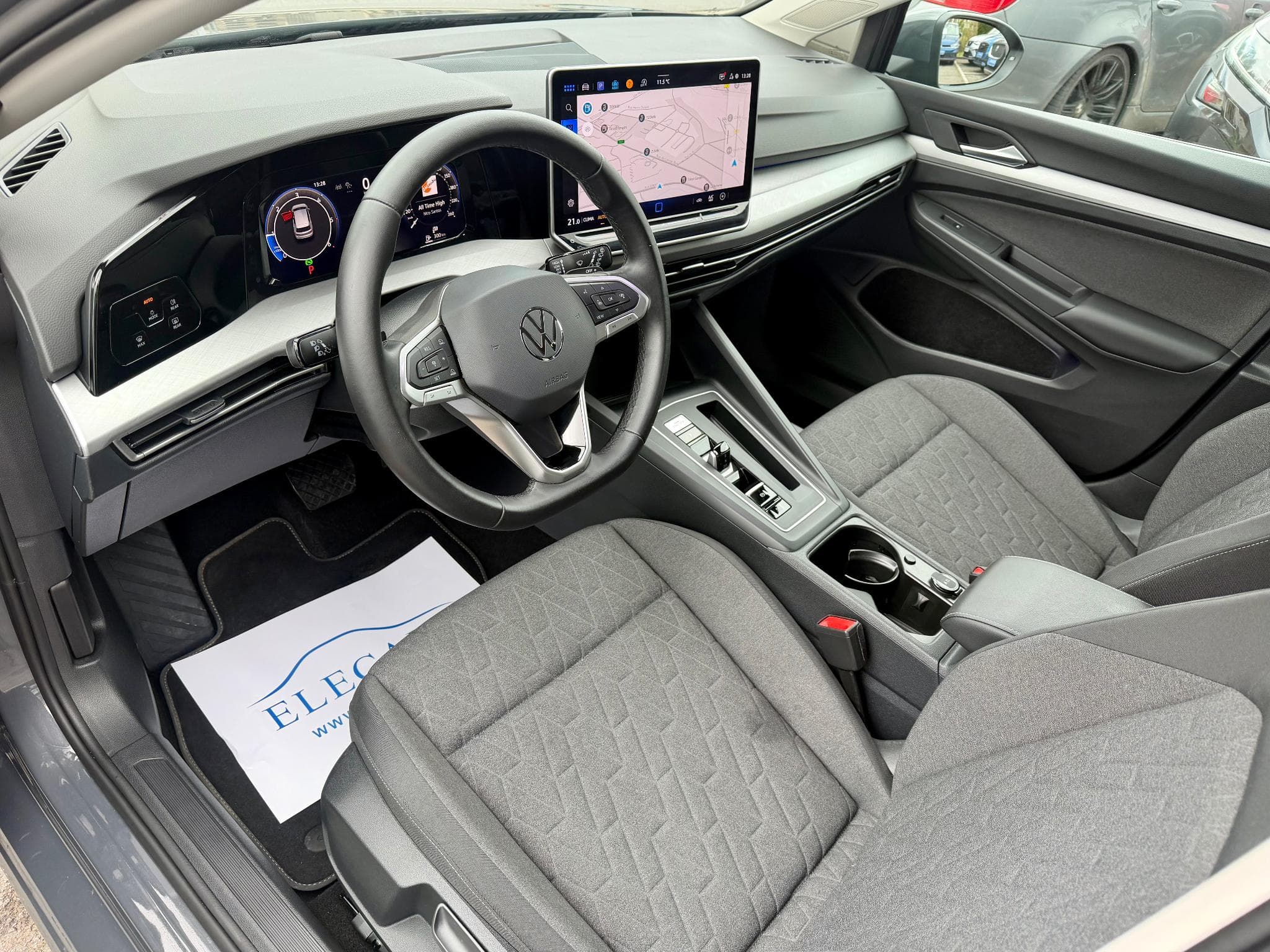 VW Golf VIII 2.0 TDI 150 DSG7 LIFE (2025) - Foto 7