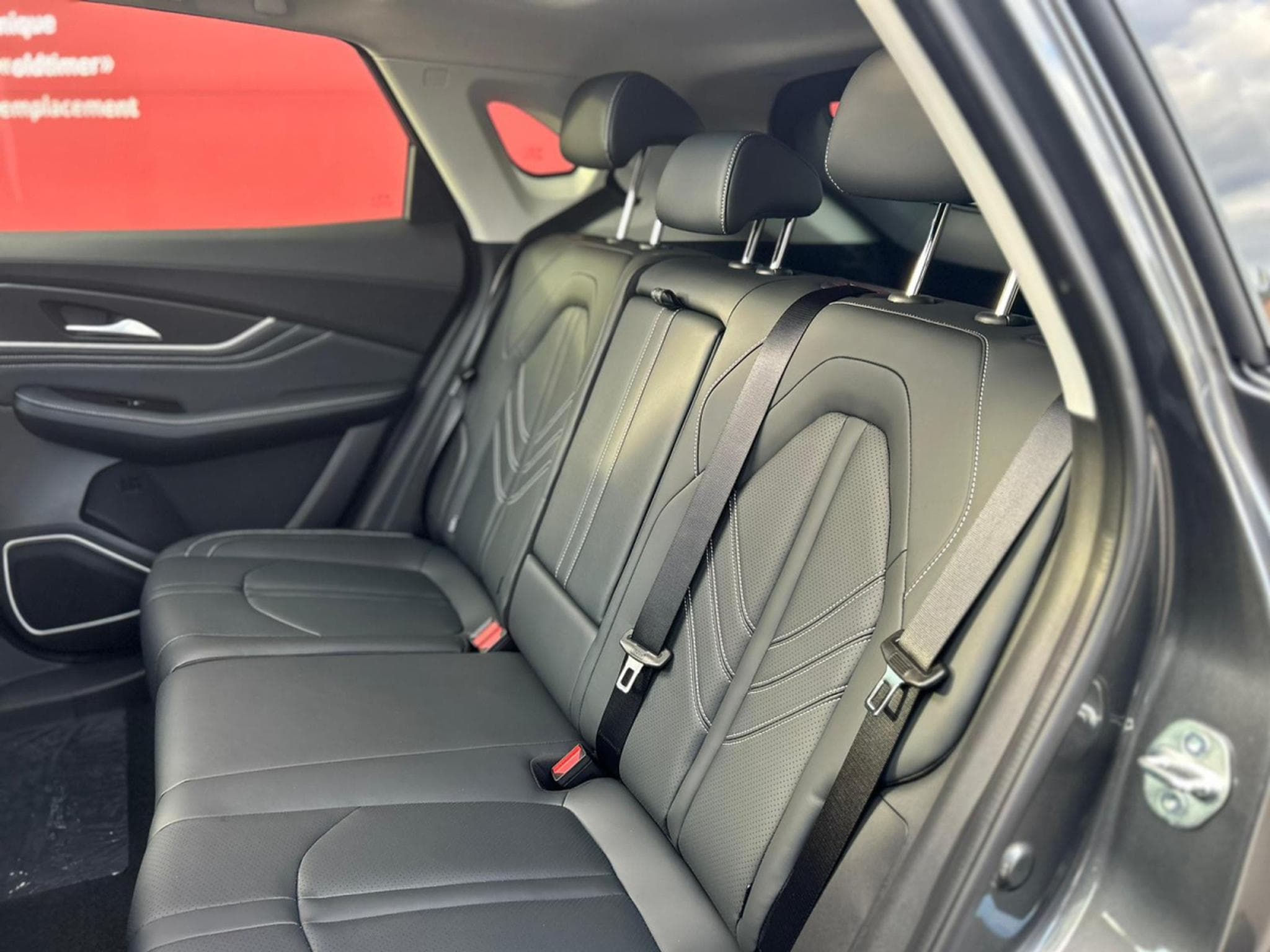 Forthing T5 EVO 1.5 TURBO AUTO FULL OPTIONS (2026) - Foto 12