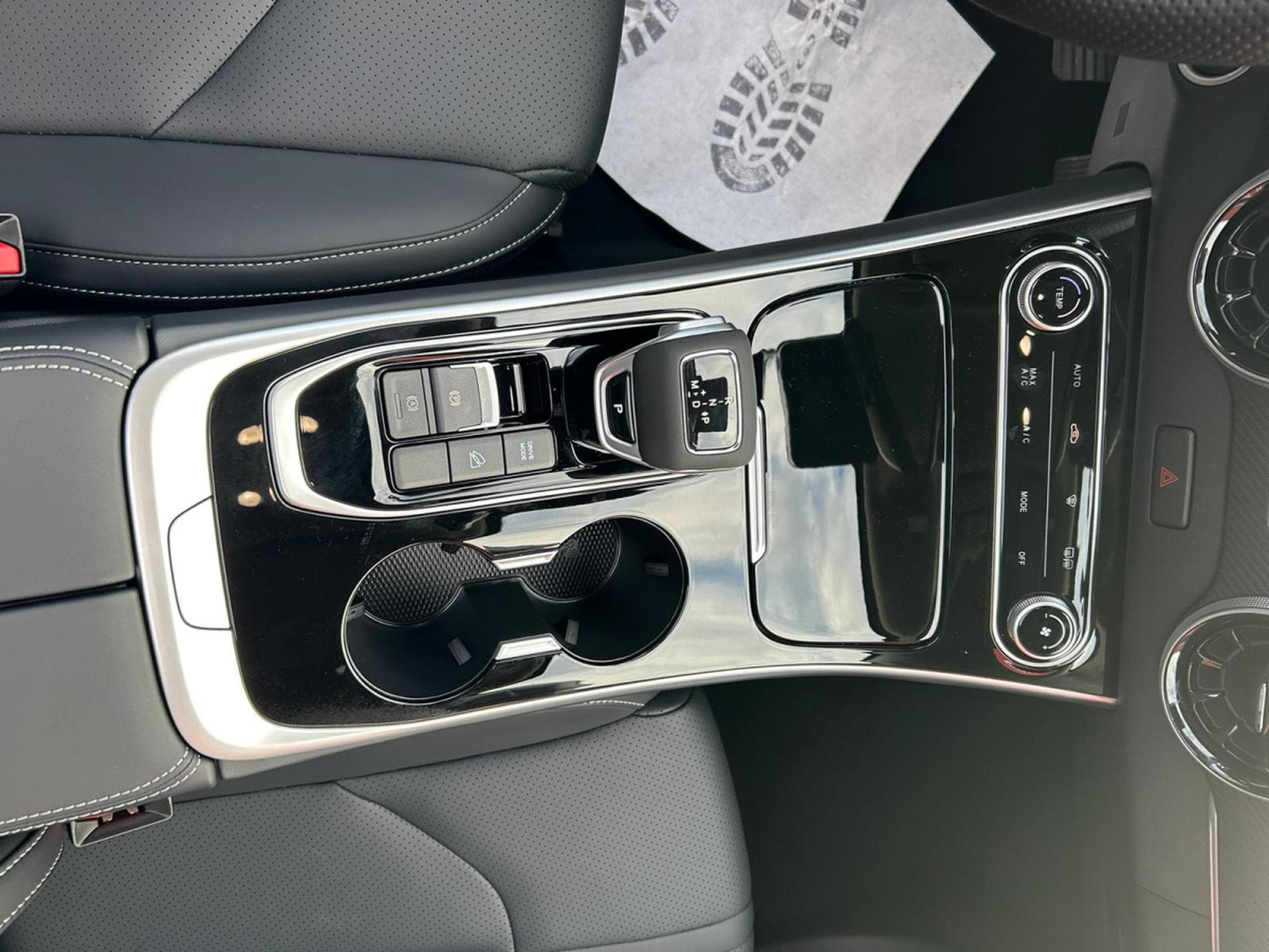 Forthing T5 EVO 1.5 TURBO AUTO FULL OPTIONS (2026) - Foto 18