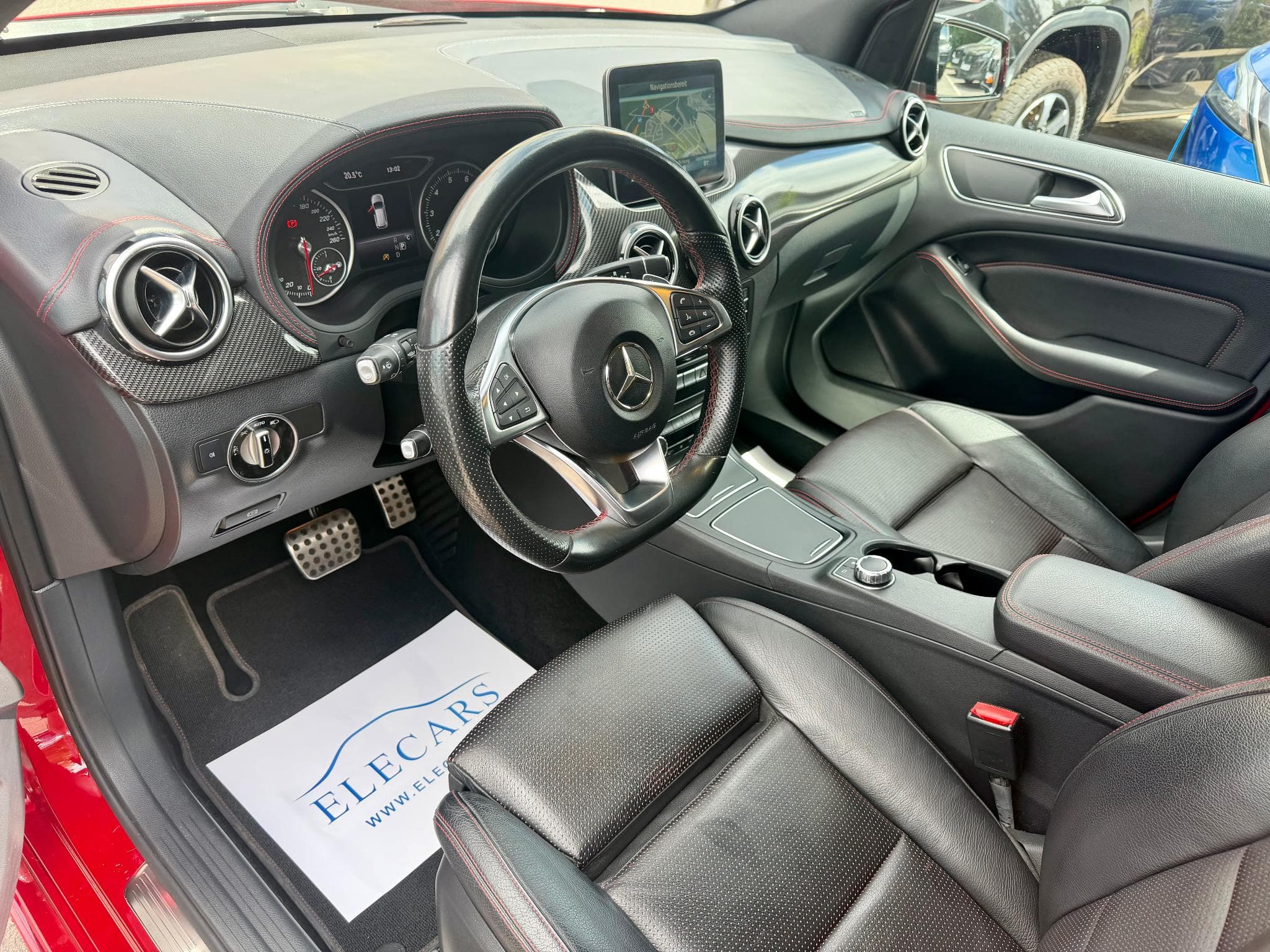 Mercedes B 200 7G-DCT AMG-Line PANO/CAM/NIGHT (2017) - Foto 7