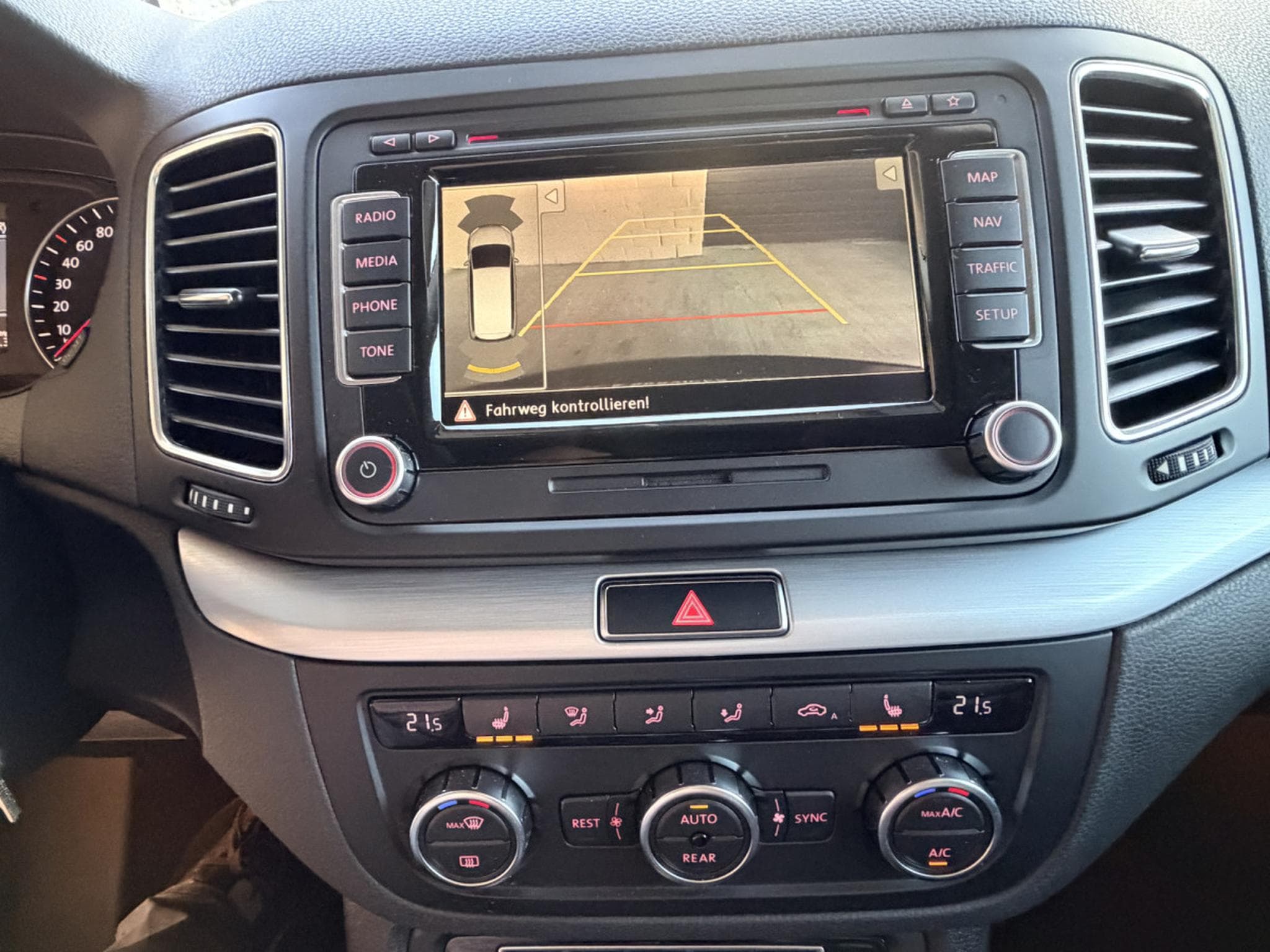 VW Sharan Hignline 2.0Tdi DSG camera/cuir/panorama 177cv (2014) - Photo 10