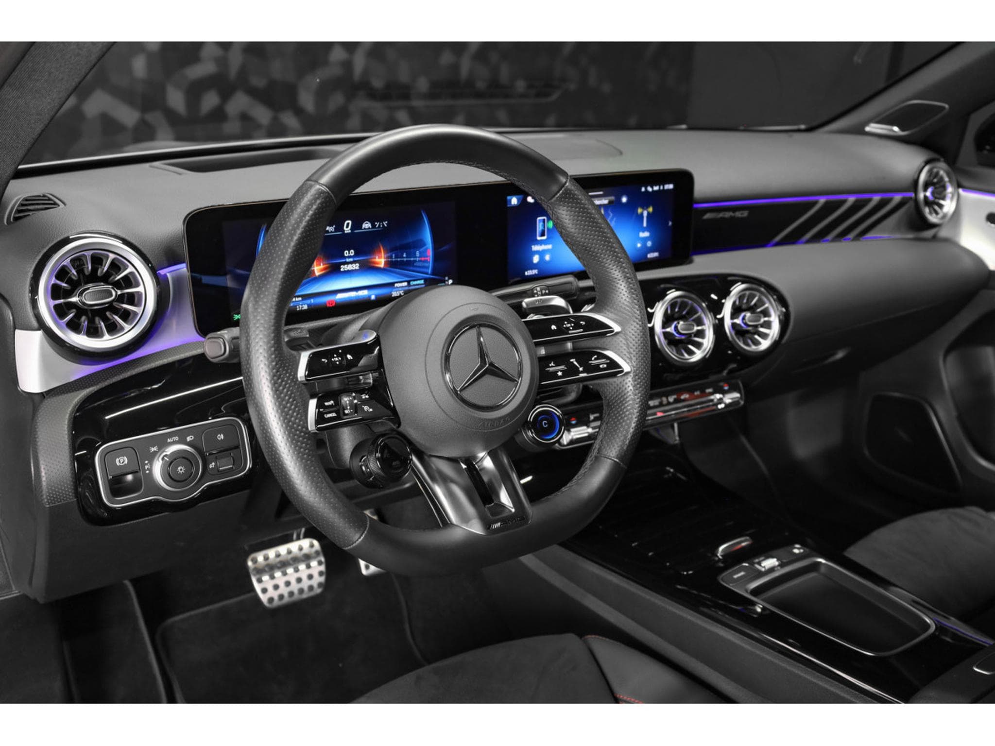 Mercedes A 35 AMG 4 MATIC (2024) - Foto 8