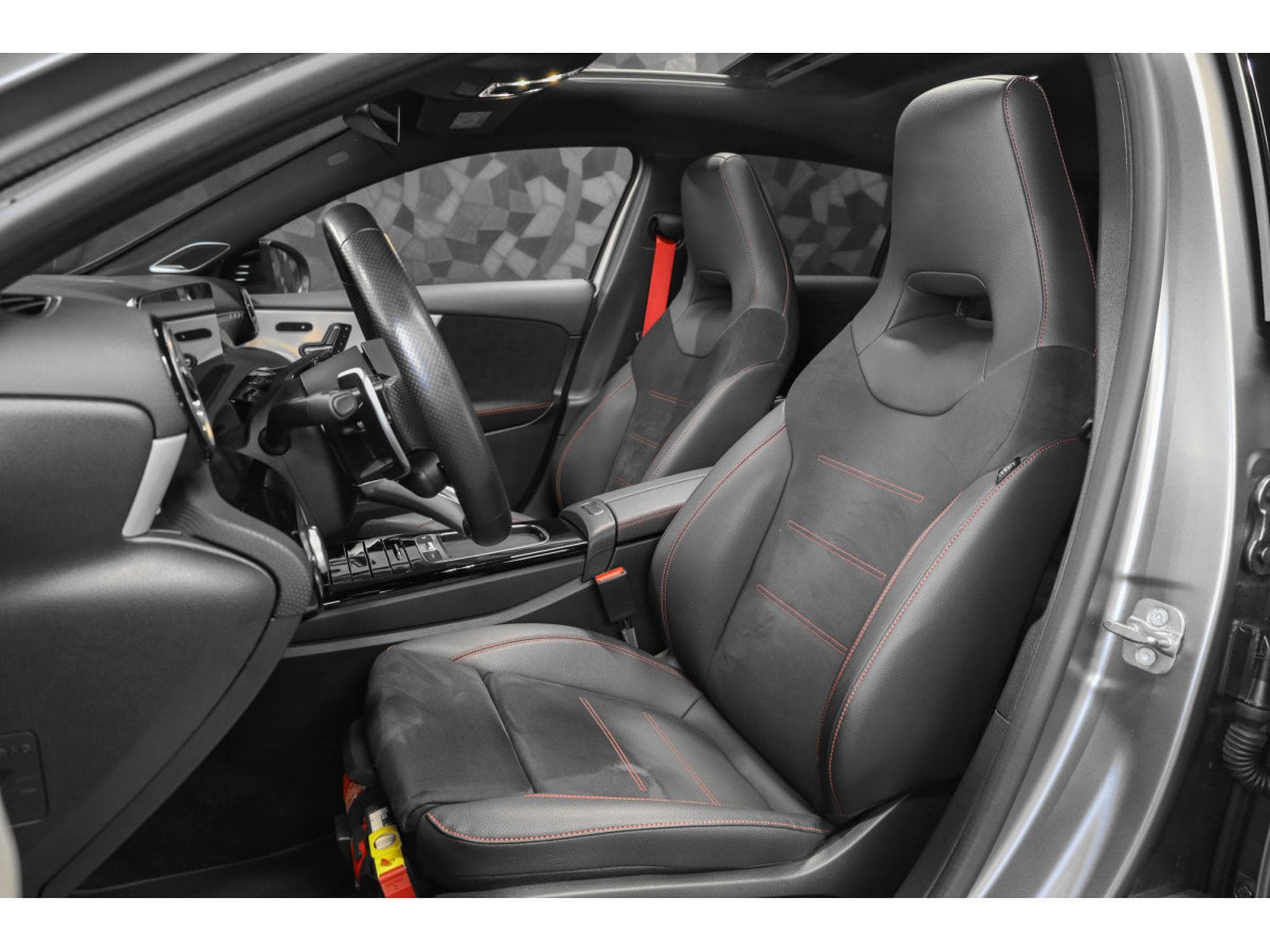 Mercedes A 35 AMG 4 MATIC (2024) - Foto 9