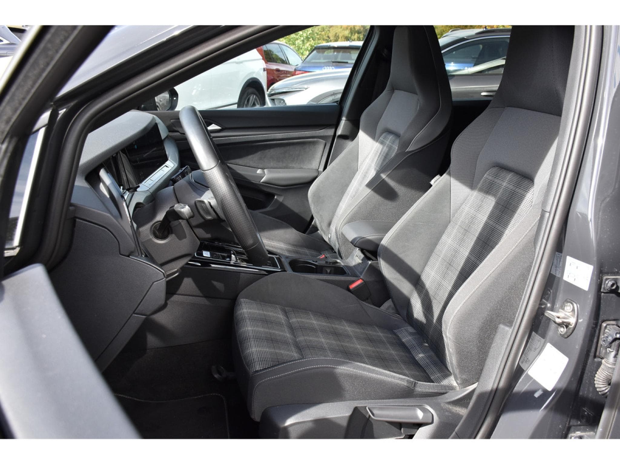 VW Golf GTD 2.0 TDI DSG PACK HIVER LANE 1° MAIN (2024) - Photo 6