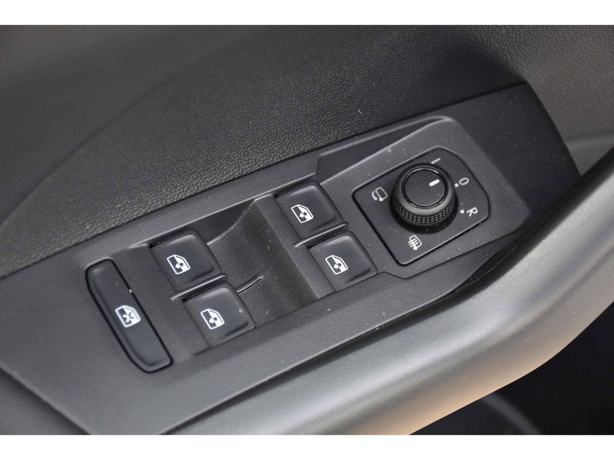 VW T-Cross 1.0 TSI Life DSG ACC TRAVEL SIDE GPS KEYLESS CAM 1° MAIN (2025) - Photo 22