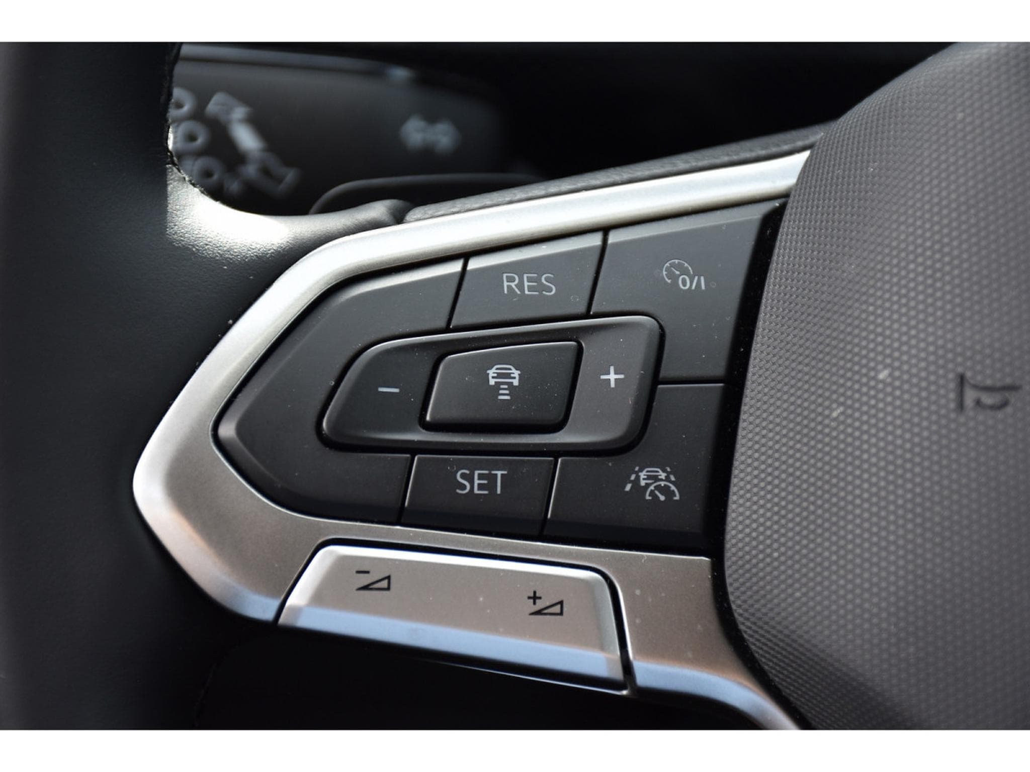VW T-Cross 1.0 TSI Life DSG ACC TRAVEL SIDE GPS KEYLESS CAM 1° MAIN (2025) - Photo 21