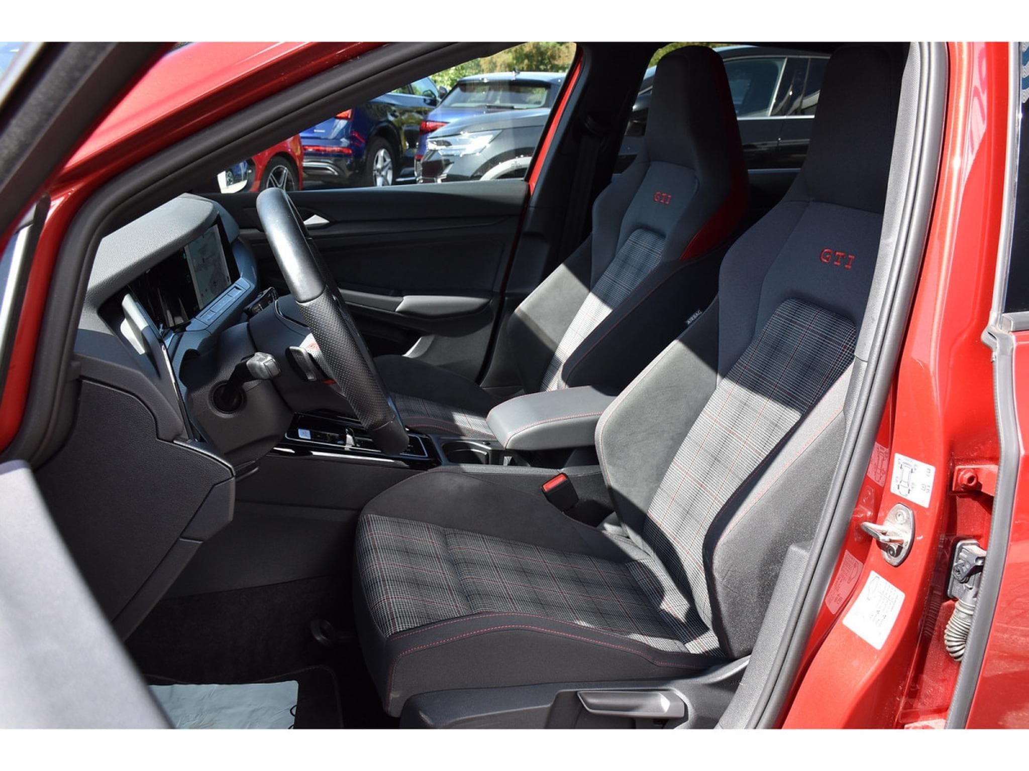 VW Golf GTI 2.0 TSI DSG ACC TRAVEL ATT RMQ LANE CAM (2023) - Photo 6
