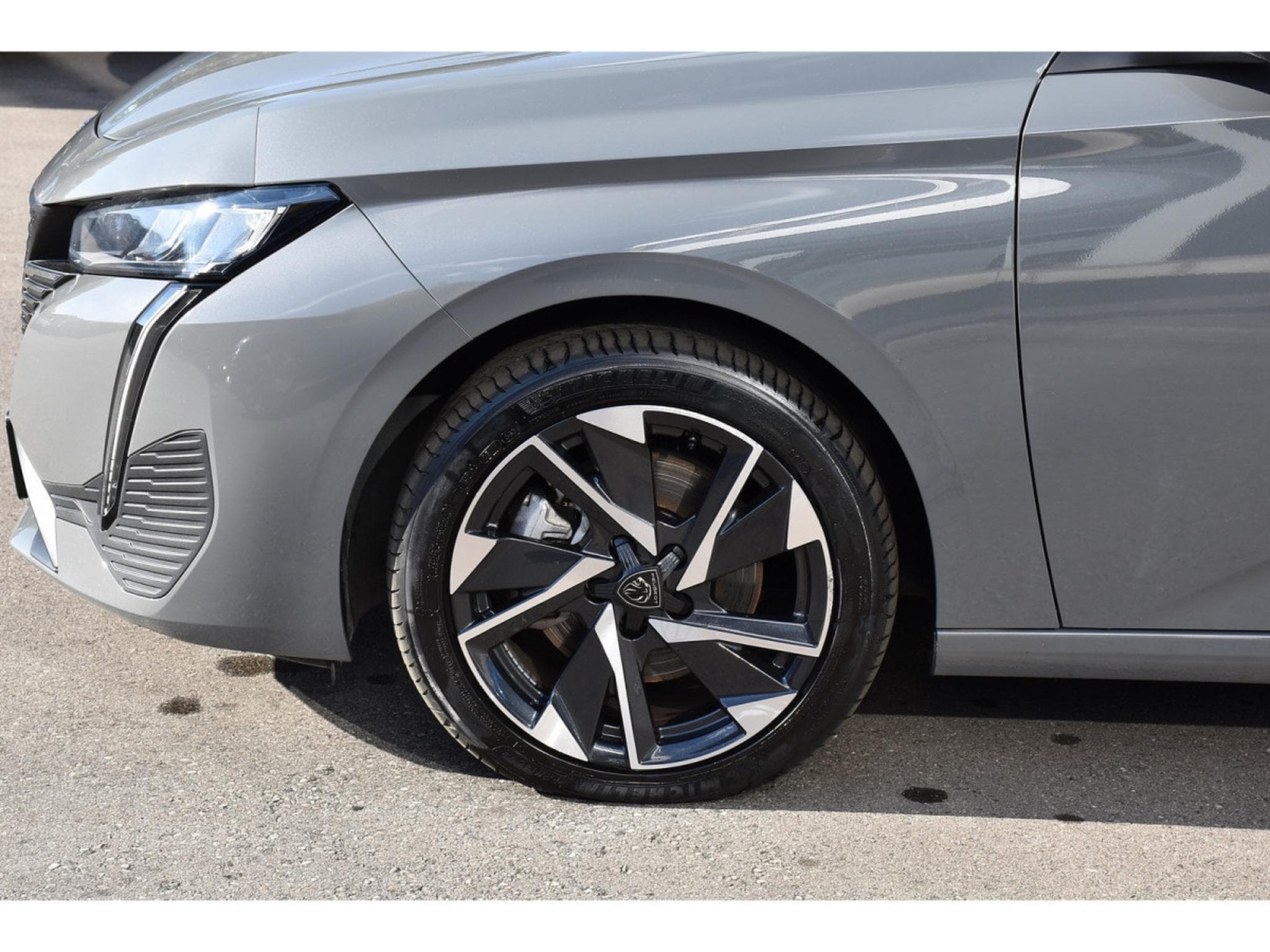 Peugeot 308 1.2 Hybrid 145 e-DCS6 Allure ACC CAM360 LANE 1° MAIN (2025) - Photo 5