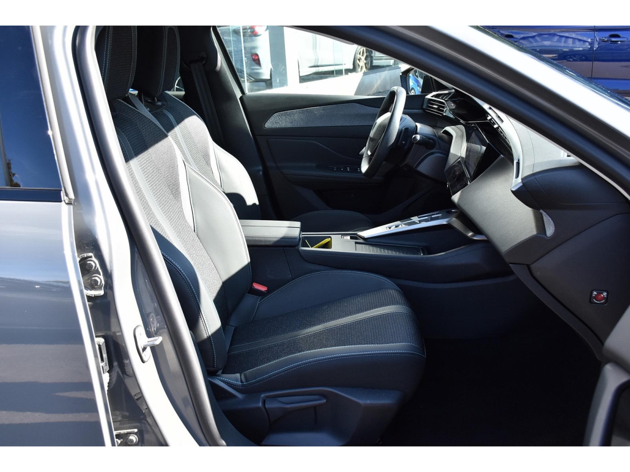 Peugeot 308 1.2 Hybrid 145 e-DCS6 Allure ACC CAM360 LANE 1° MAIN (2025) - Photo 7