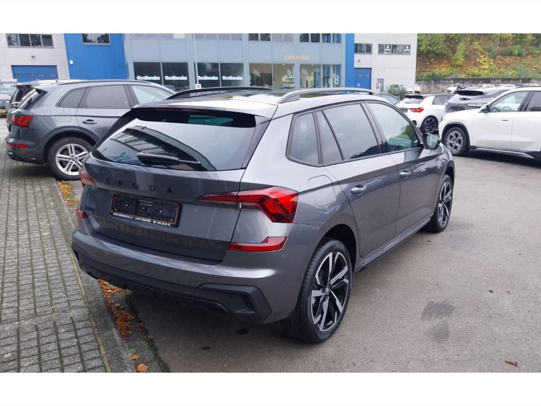 Skoda Kamiq 1.5 TSI Monte Carlo DSG PANO KESSY ATT REMORQUE NEUF (2026) - Photo 3