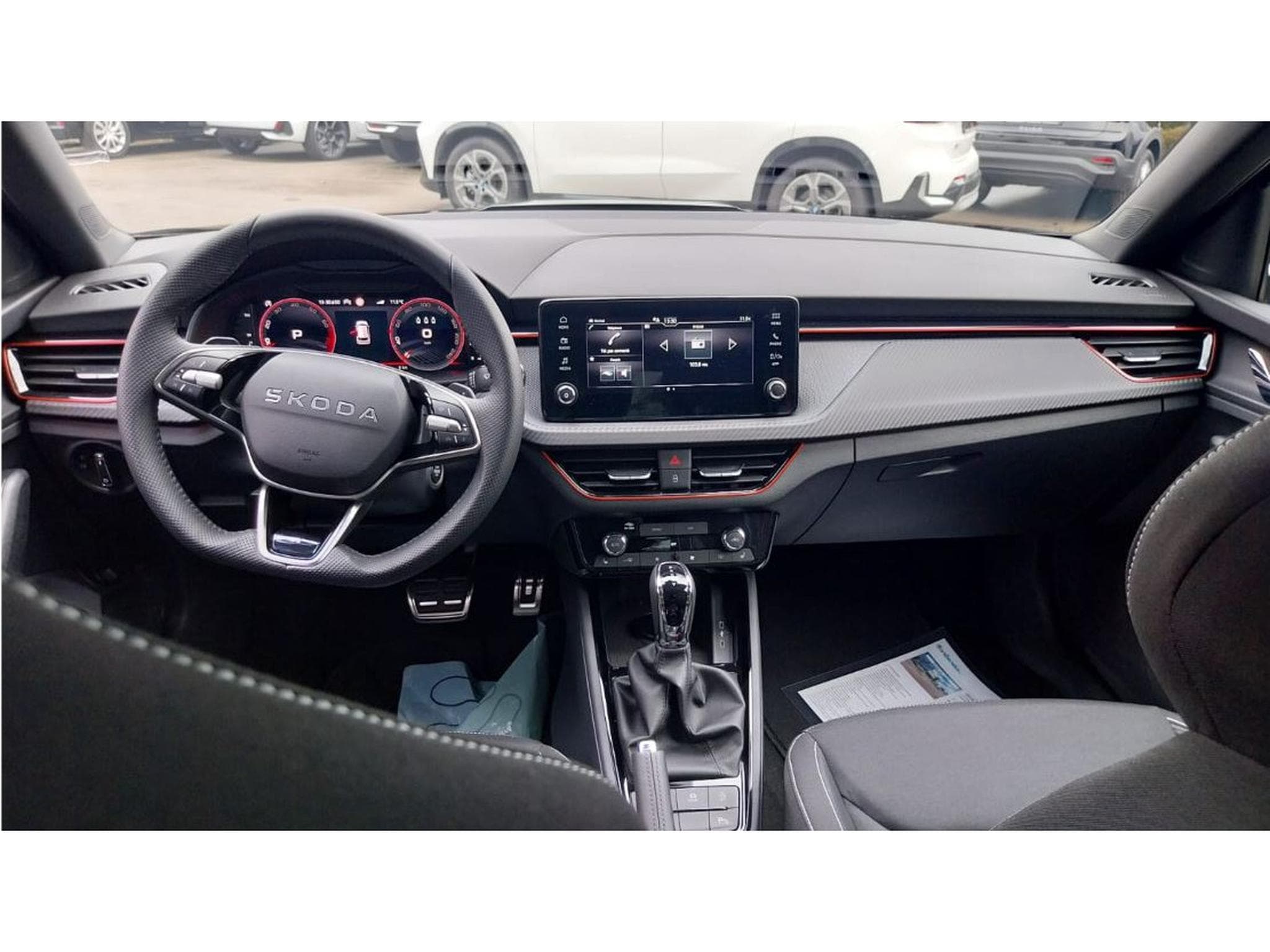 Skoda Kamiq 1.5 TSI Monte Carlo DSG PANO KESSY ATT REMORQUE NEUF (2026) - Photo 7
