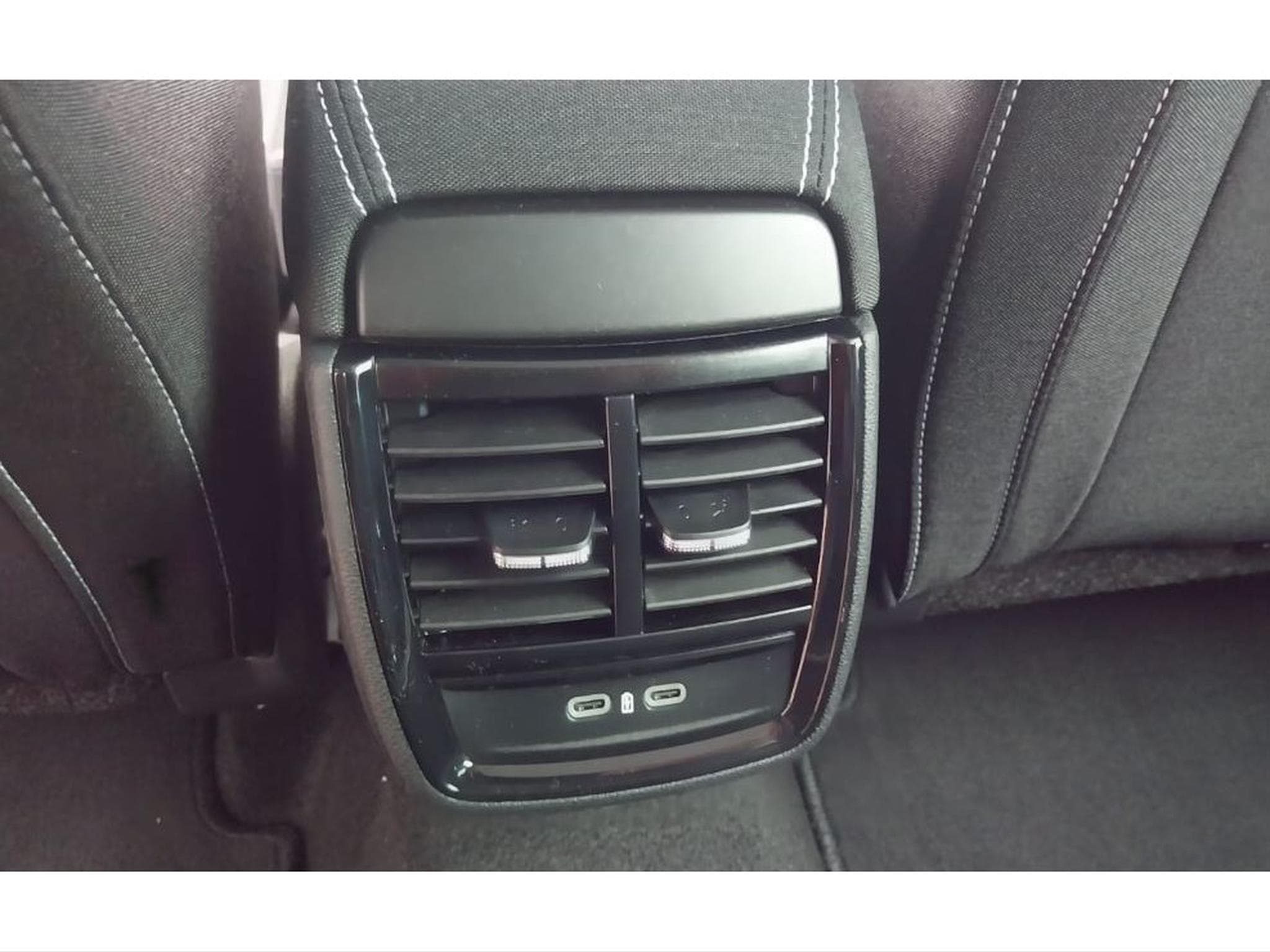 Skoda Kamiq 1.5 TSI Monte Carlo DSG PANO KESSY ATT REMORQUE NEUF (2026) - Photo 16