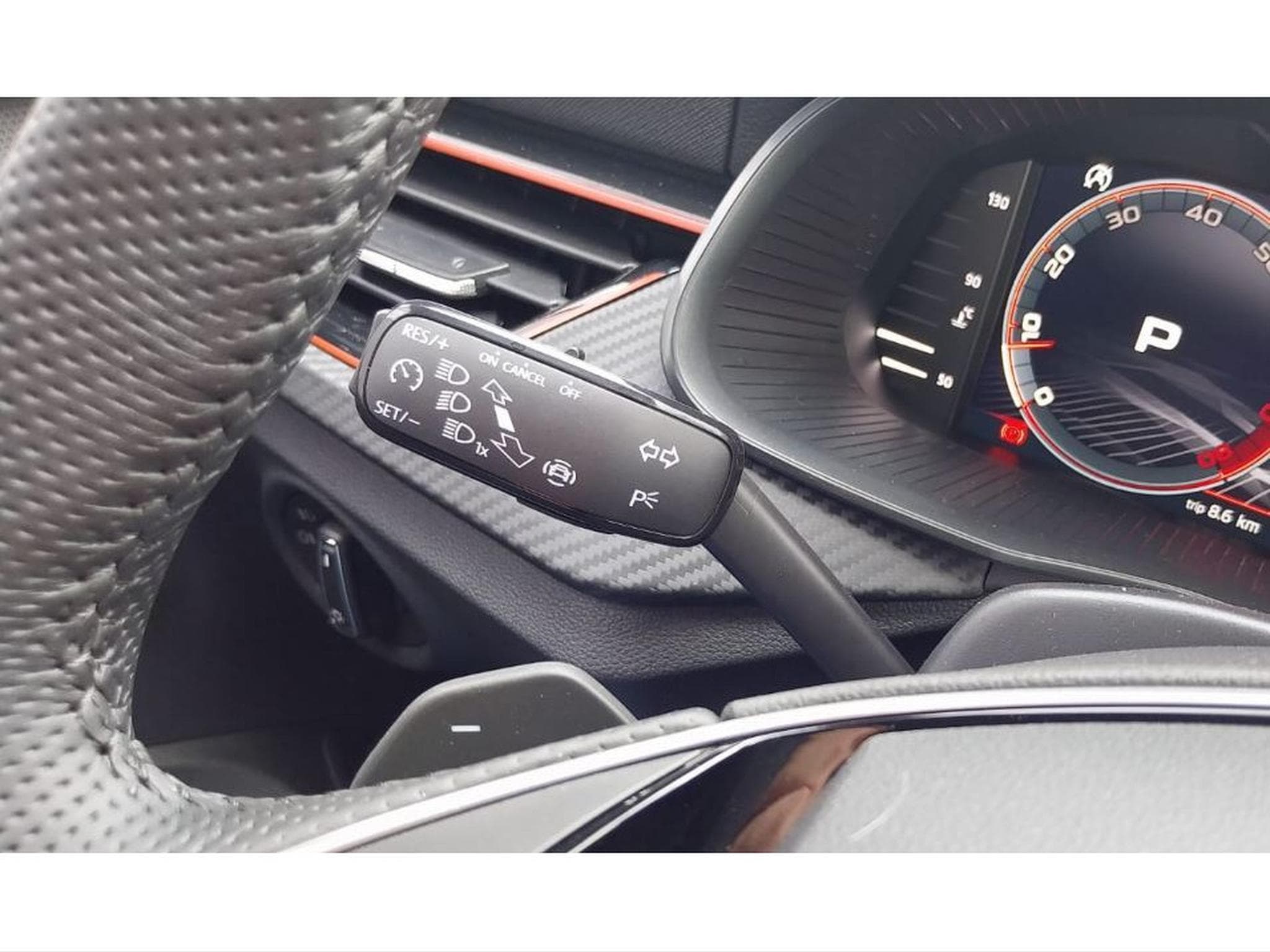 Skoda Kamiq 1.5 TSI Monte Carlo DSG PANO KESSY ATT REMORQUE NEUF (2026) - Photo 17