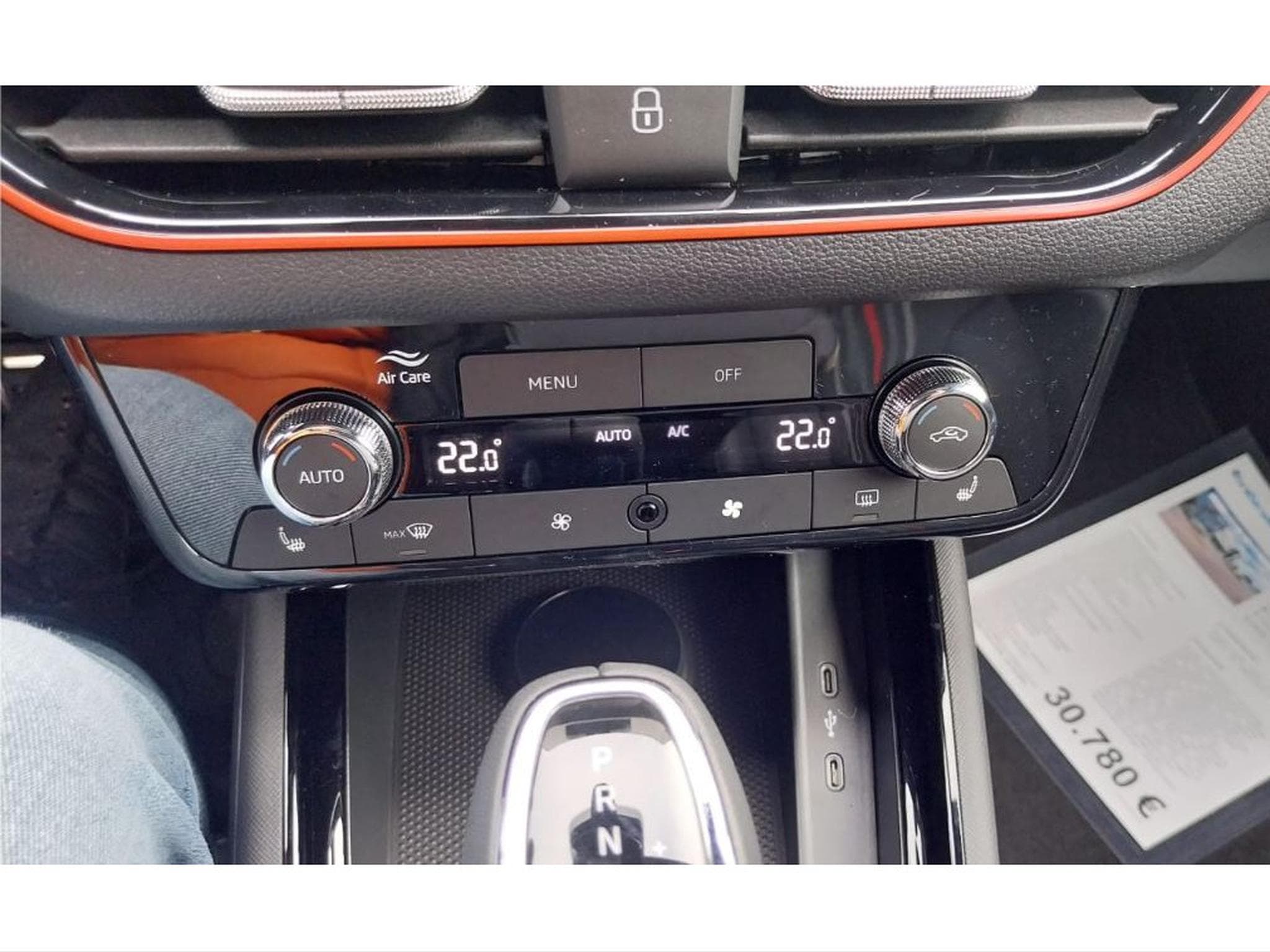 Skoda Kamiq 1.5 TSI Monte Carlo DSG PANO KESSY ATT REMORQUE NEUF (2026) - Photo 18