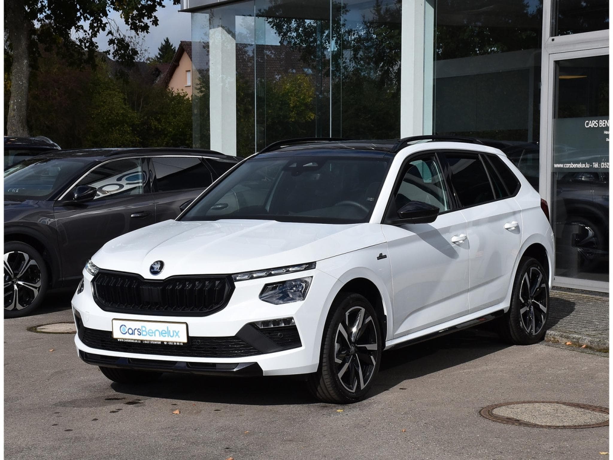 Skoda Kamiq 1.5 TSI Monte Carlo DSG PANO KESSY ATT REMORQUE NEUF (2026) - Photo 2