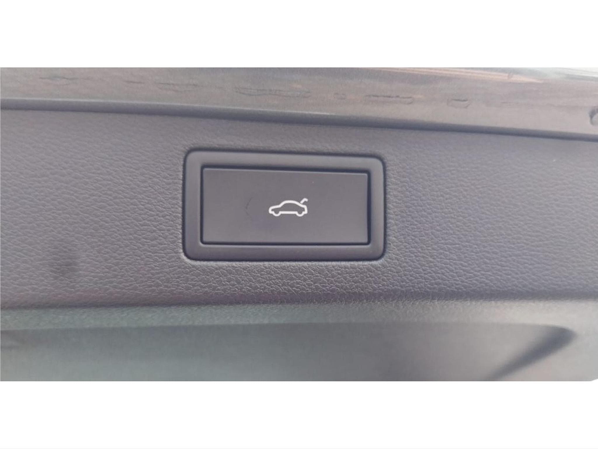 Skoda Kamiq 1.5 TSI Monte Carlo DSG PANO KESSY ATT REMORQUE NEUF (2026) - Photo 20