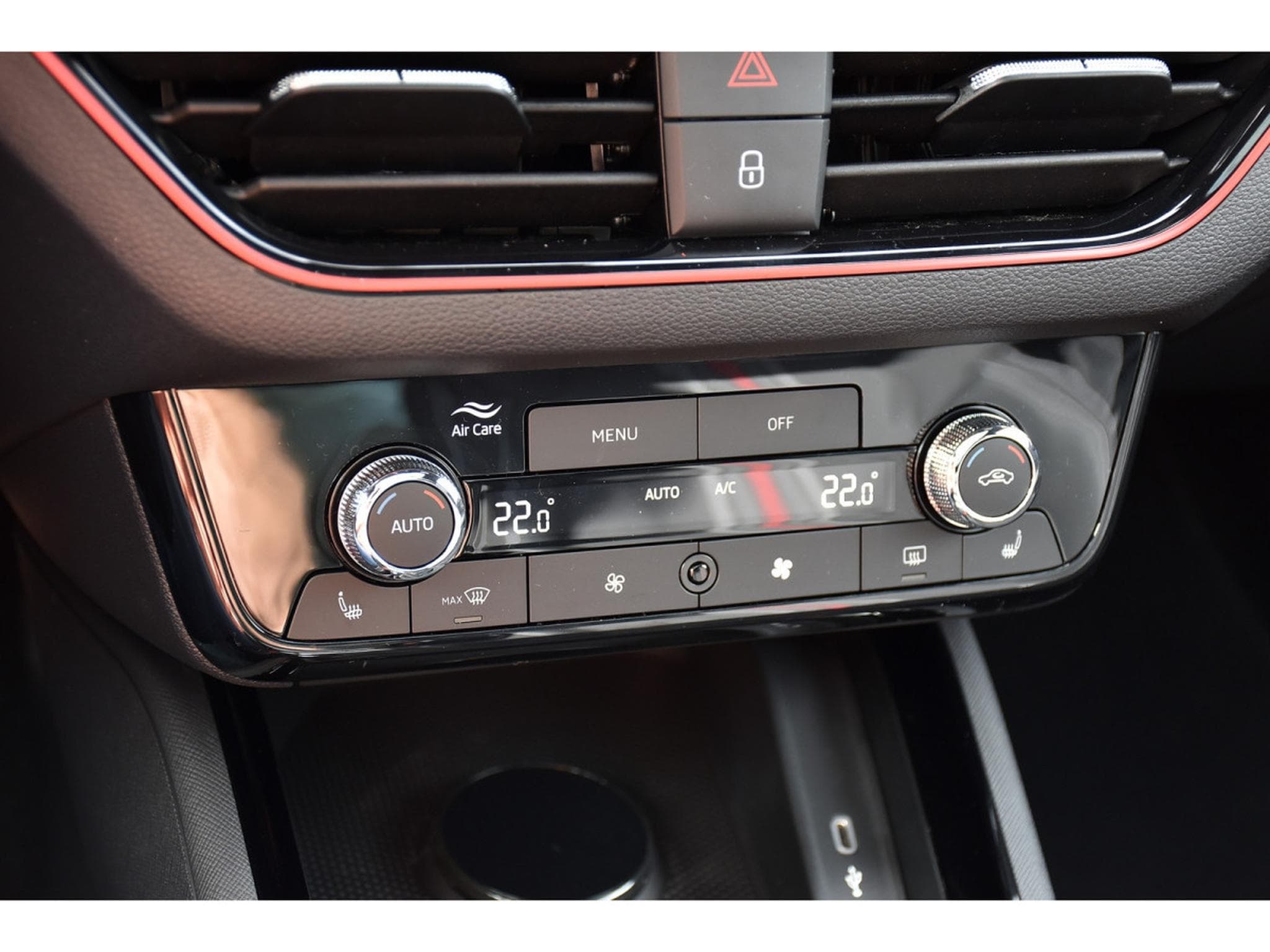 Skoda Kamiq 1.5 TSI Monte Carlo DSG PANO KESSY ATT REMORQUE NEUF (2026) - Photo 16